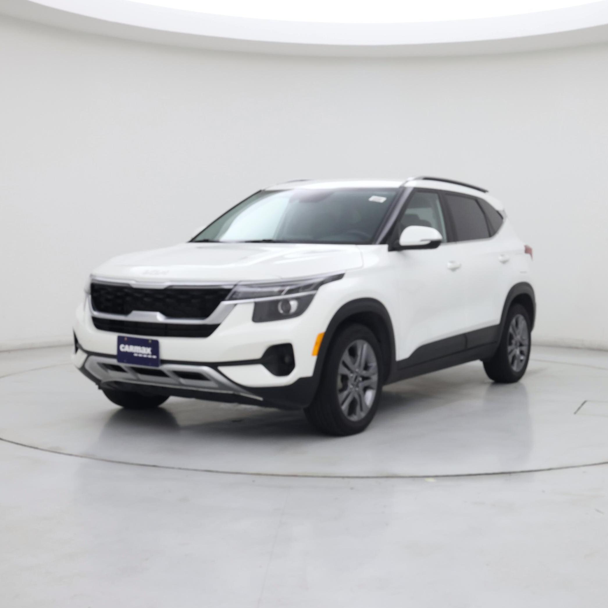 Thumbnail: 2023 Kia Seltos - 4
