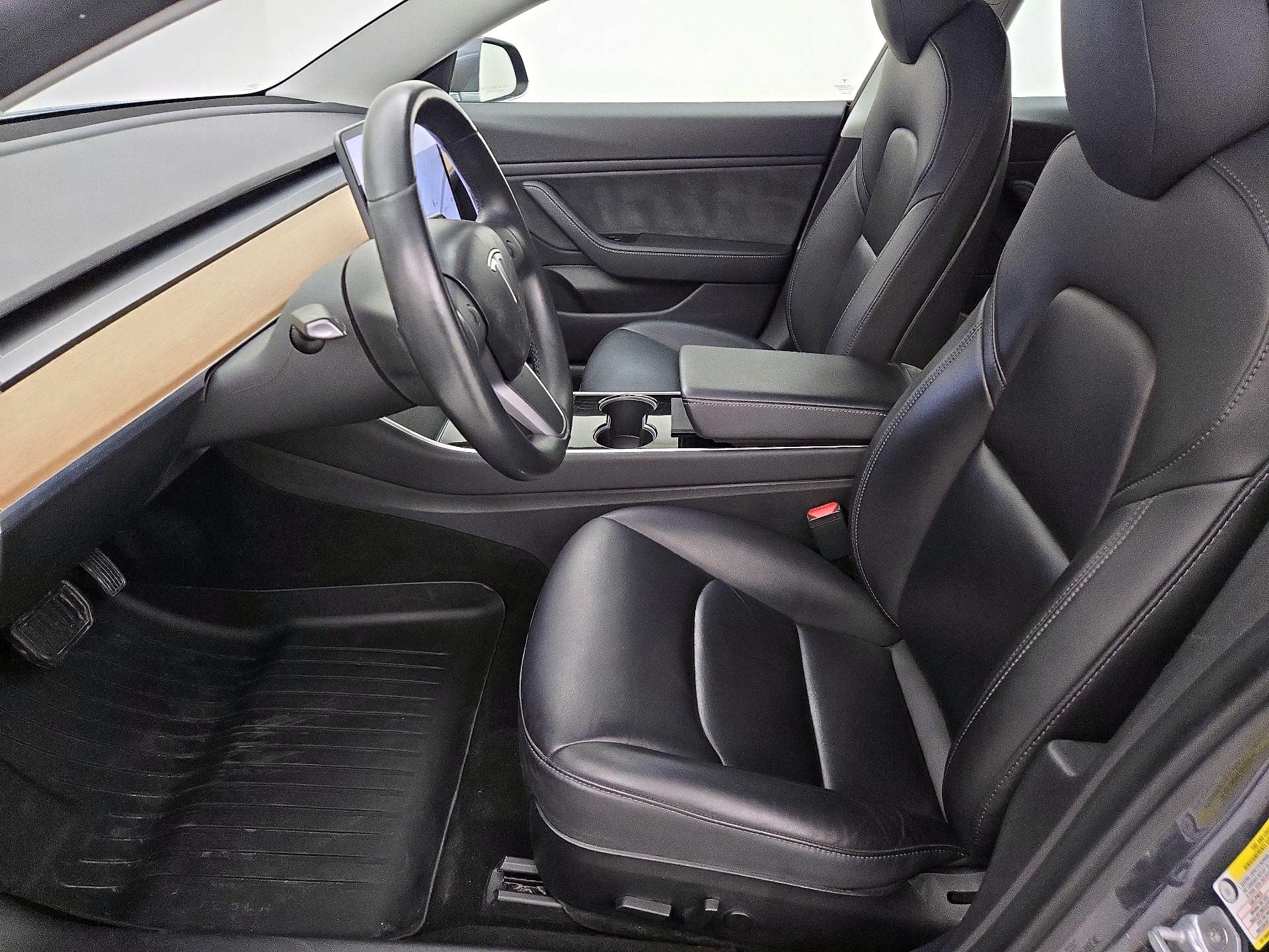 Thumbnail: 2019 Tesla Model 3 - 11