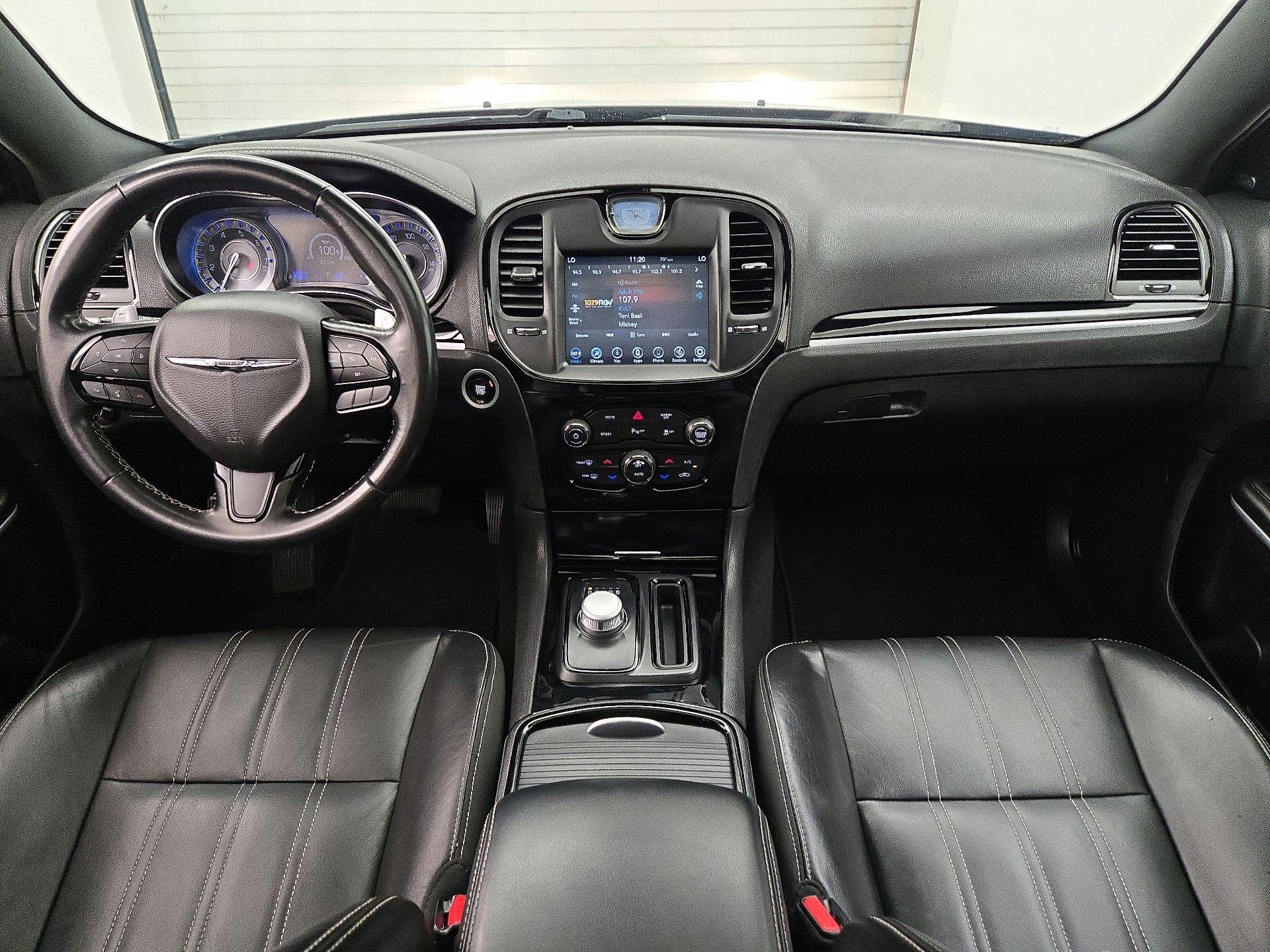 Thumbnail: 2022 Chrysler 300 - 9