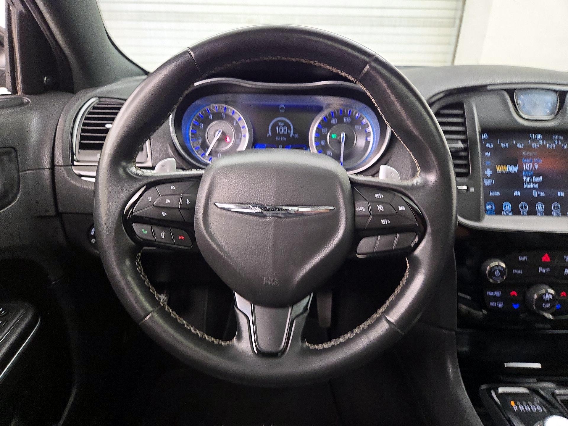 Thumbnail: 2022 Chrysler 300 - 10