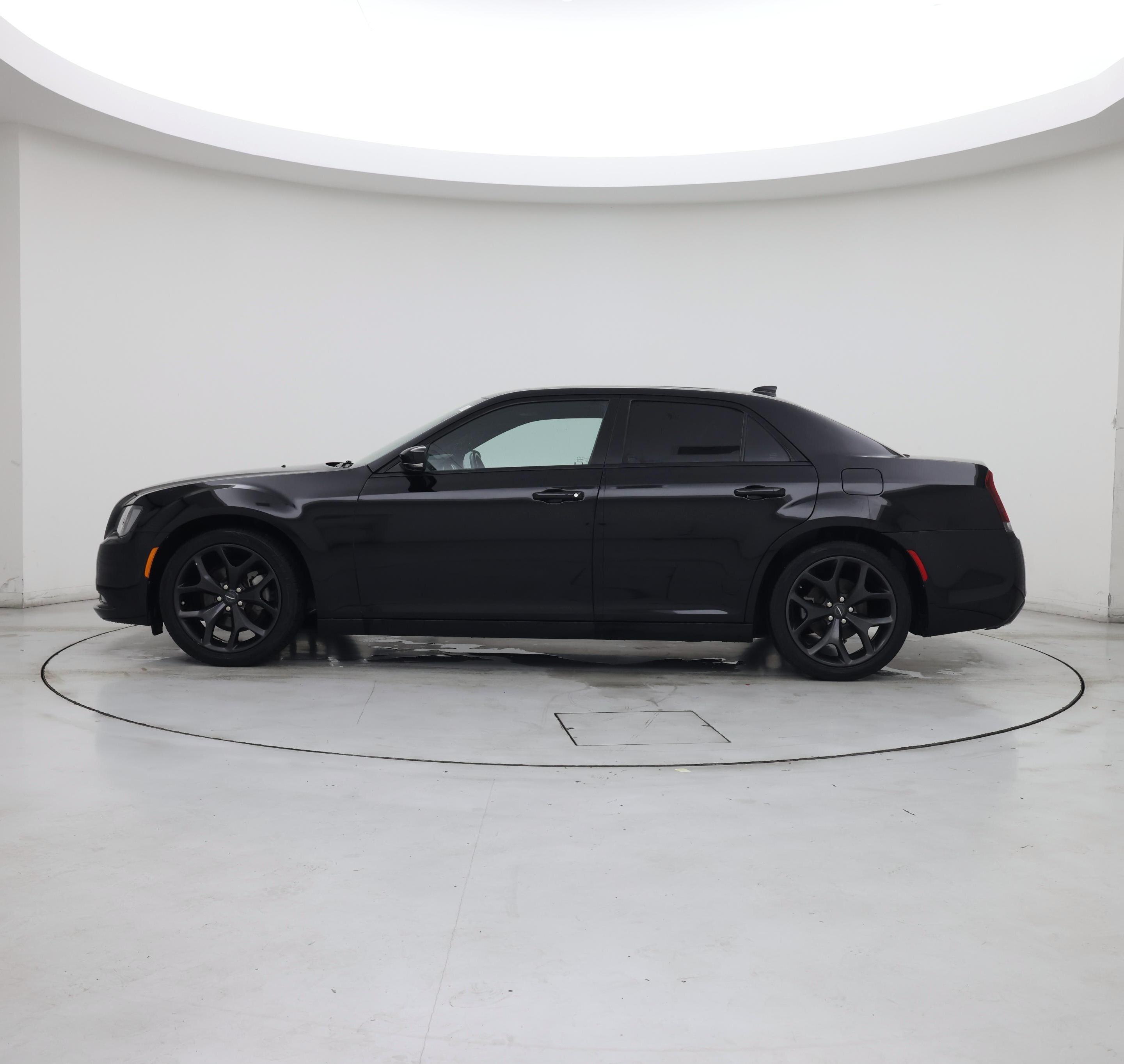 Thumbnail: 2022 Chrysler 300 - 3