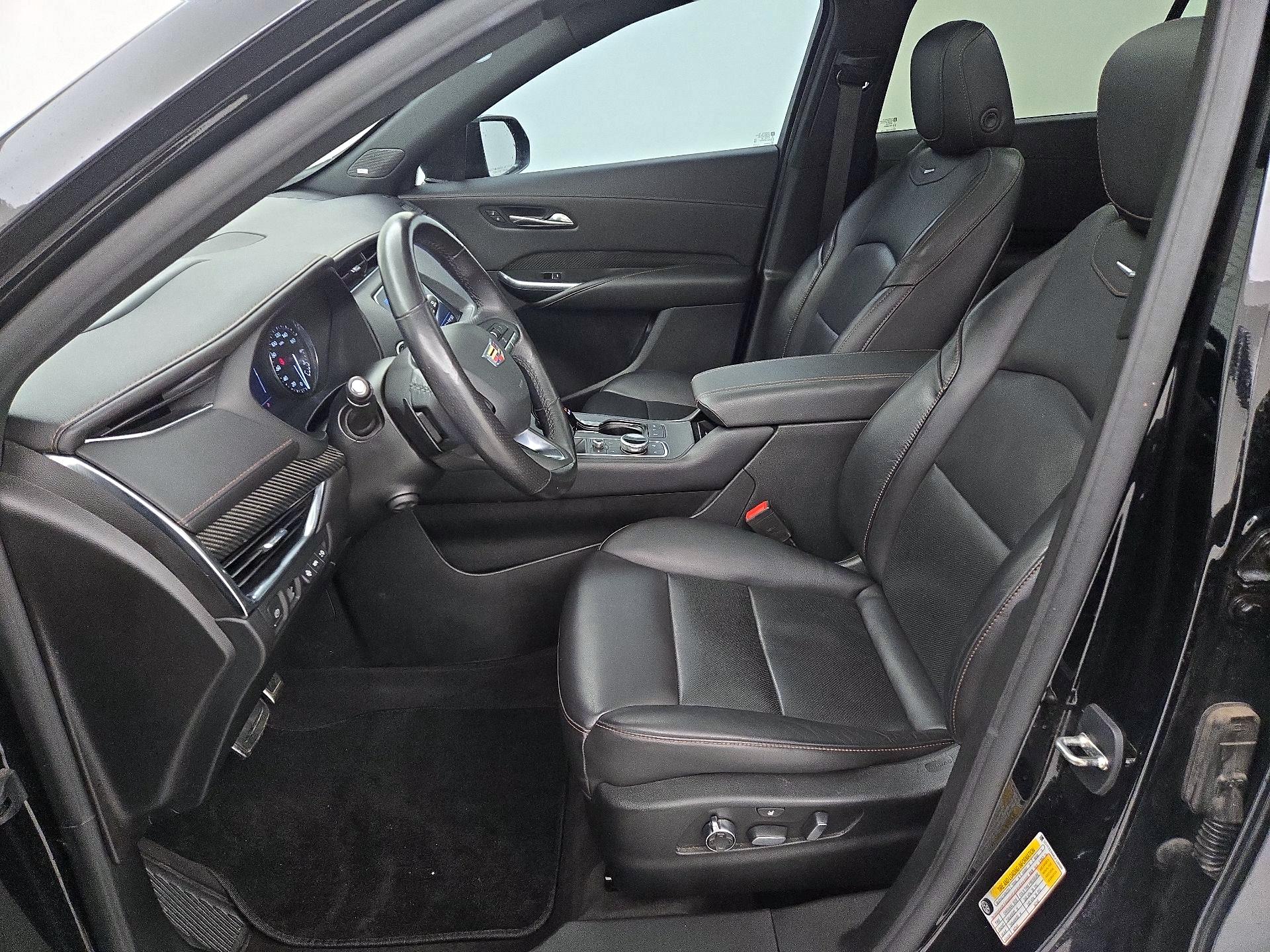 Thumbnail: 2020 Cadillac XT4 - 11