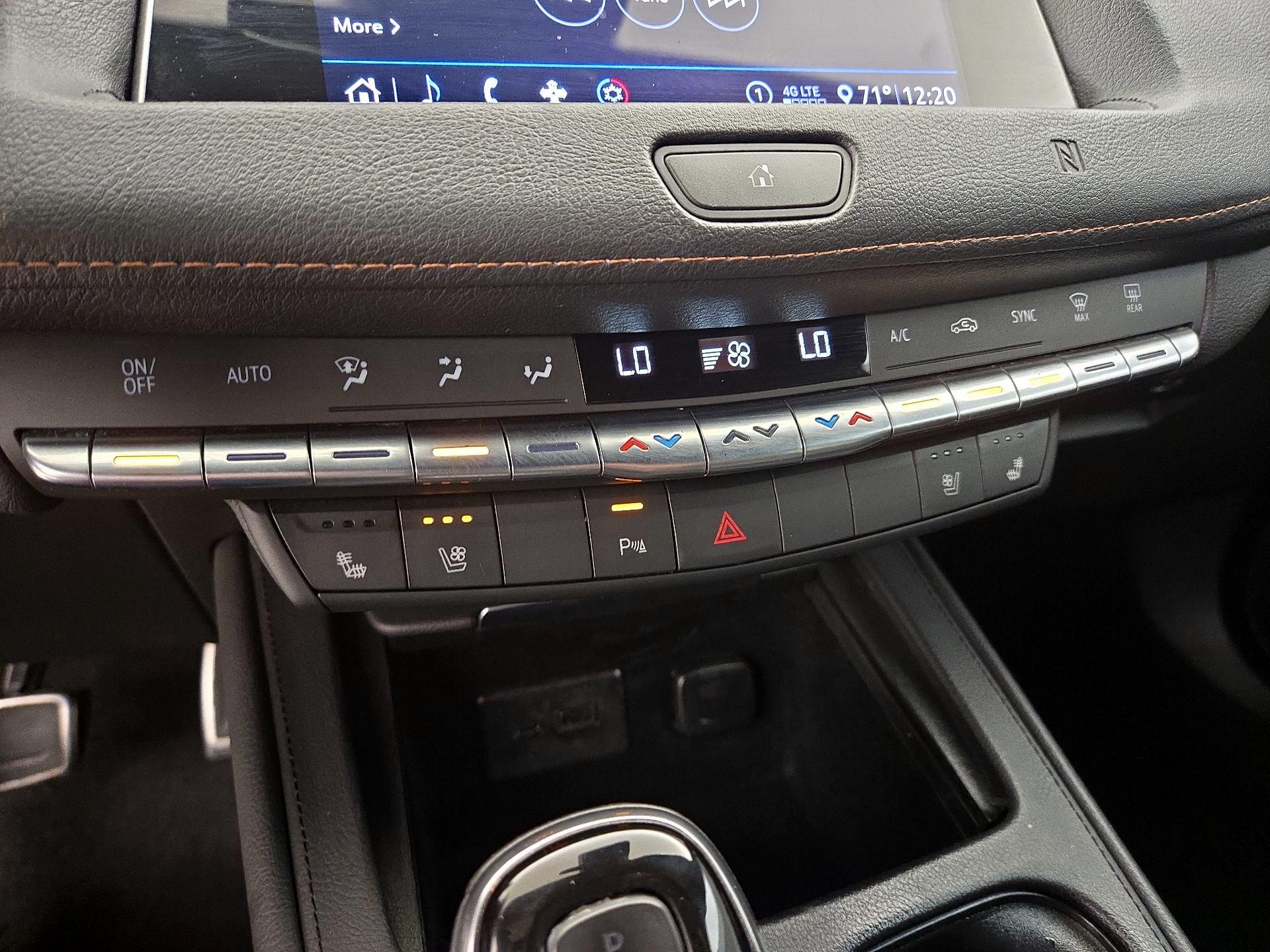 Thumbnail: 2020 Cadillac XT4 - 16