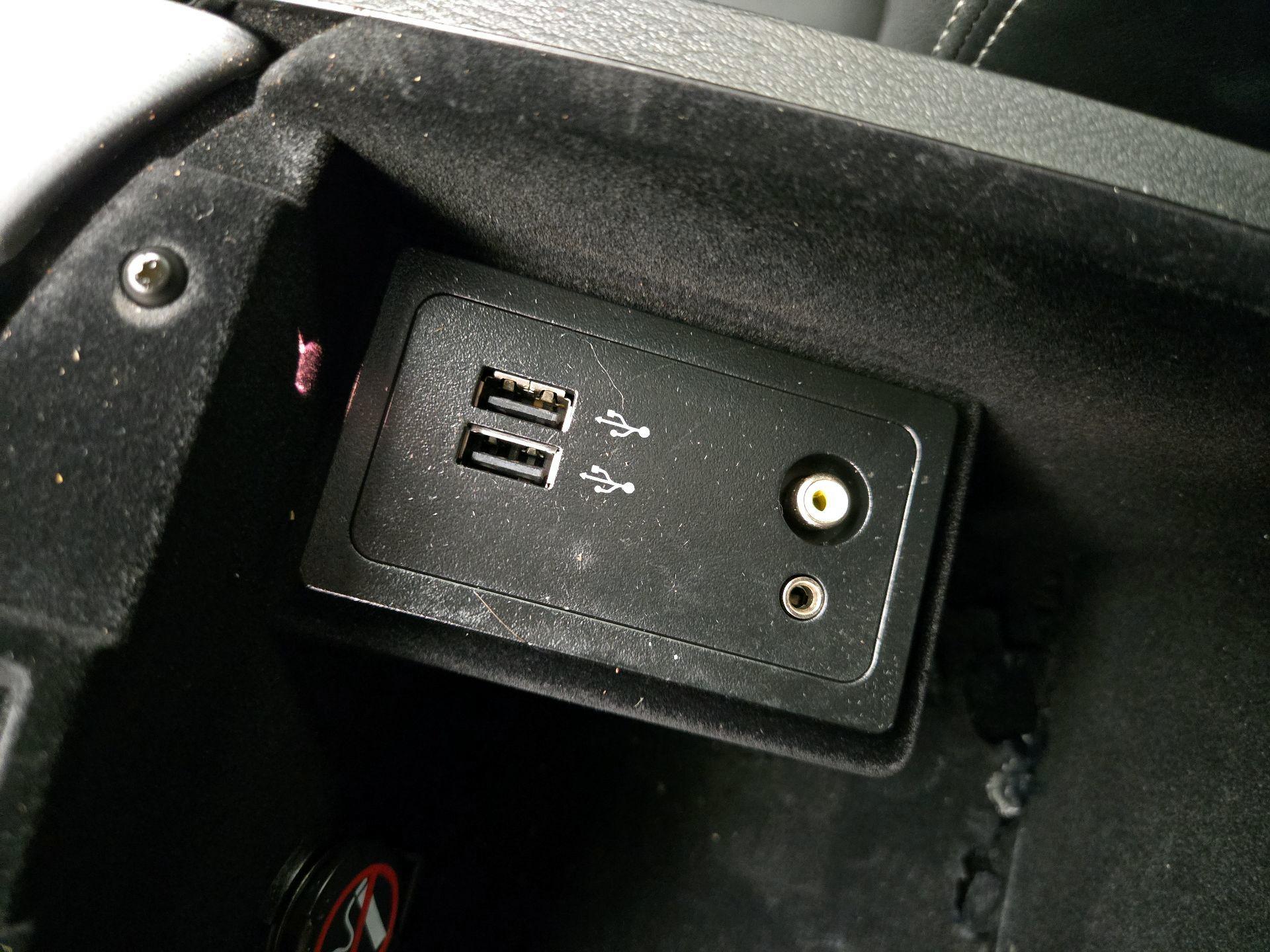 Thumbnail: 2018 INFINITI Q60 - 18