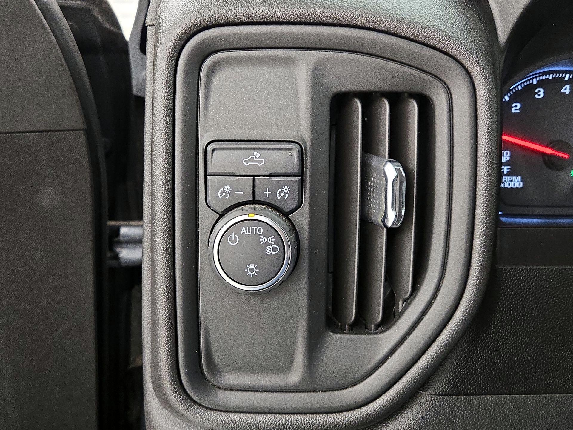 Thumbnail: 2021 Chevrolet Silverado 1500 - 13