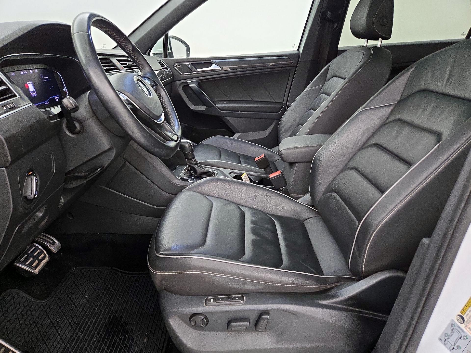 Thumbnail: 2021 Volkswagen Tiguan - 11