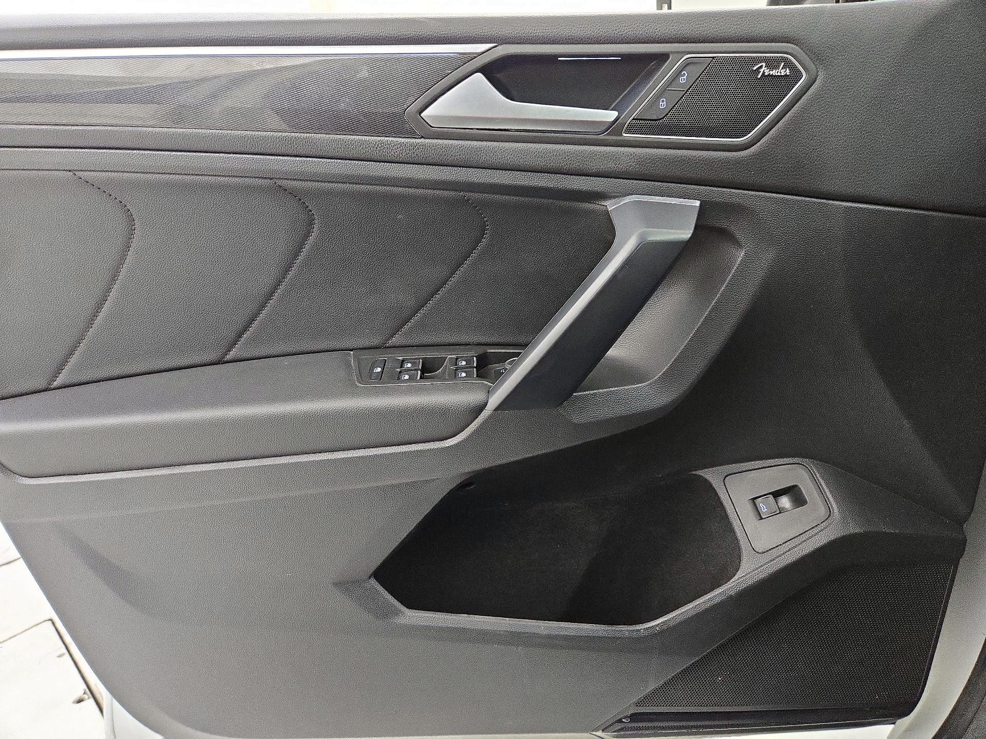 Thumbnail: 2021 Volkswagen Tiguan - 12