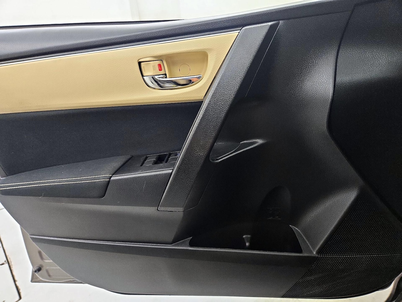 2018 Toyota Corolla LE - Photo 13