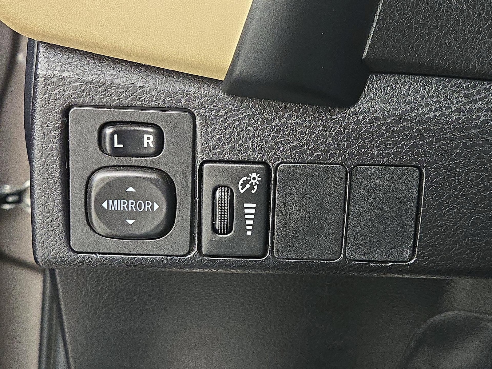 2018 Toyota Corolla LE - Photo 14