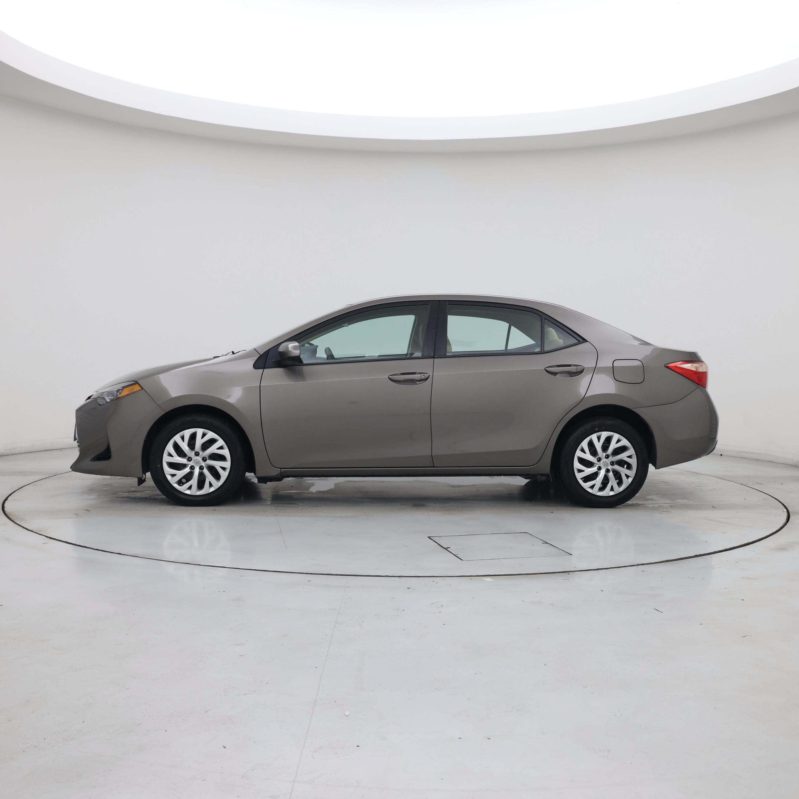 Thumbnail: 2018 Toyota Corolla - 3