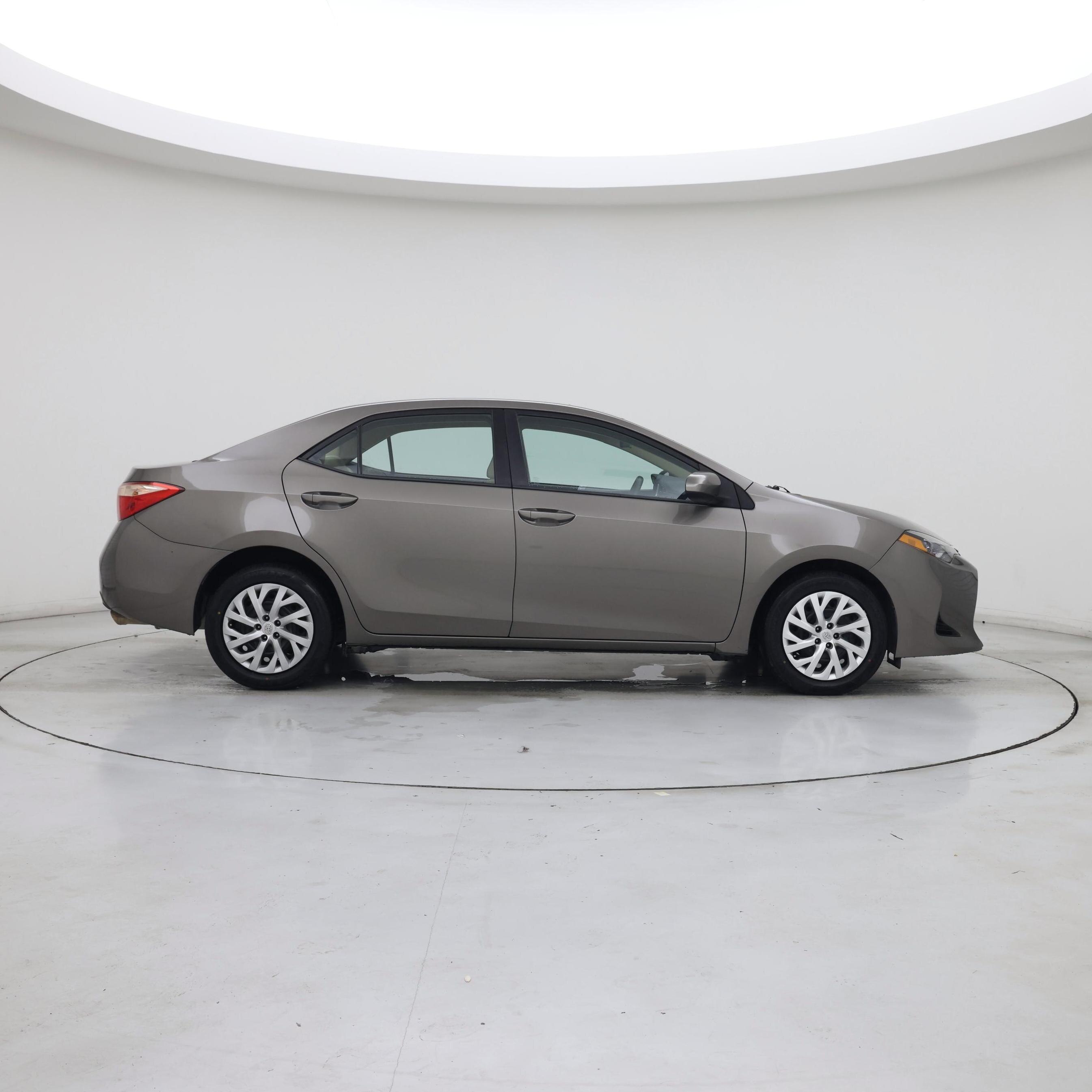 Thumbnail: 2018 Toyota Corolla - 7