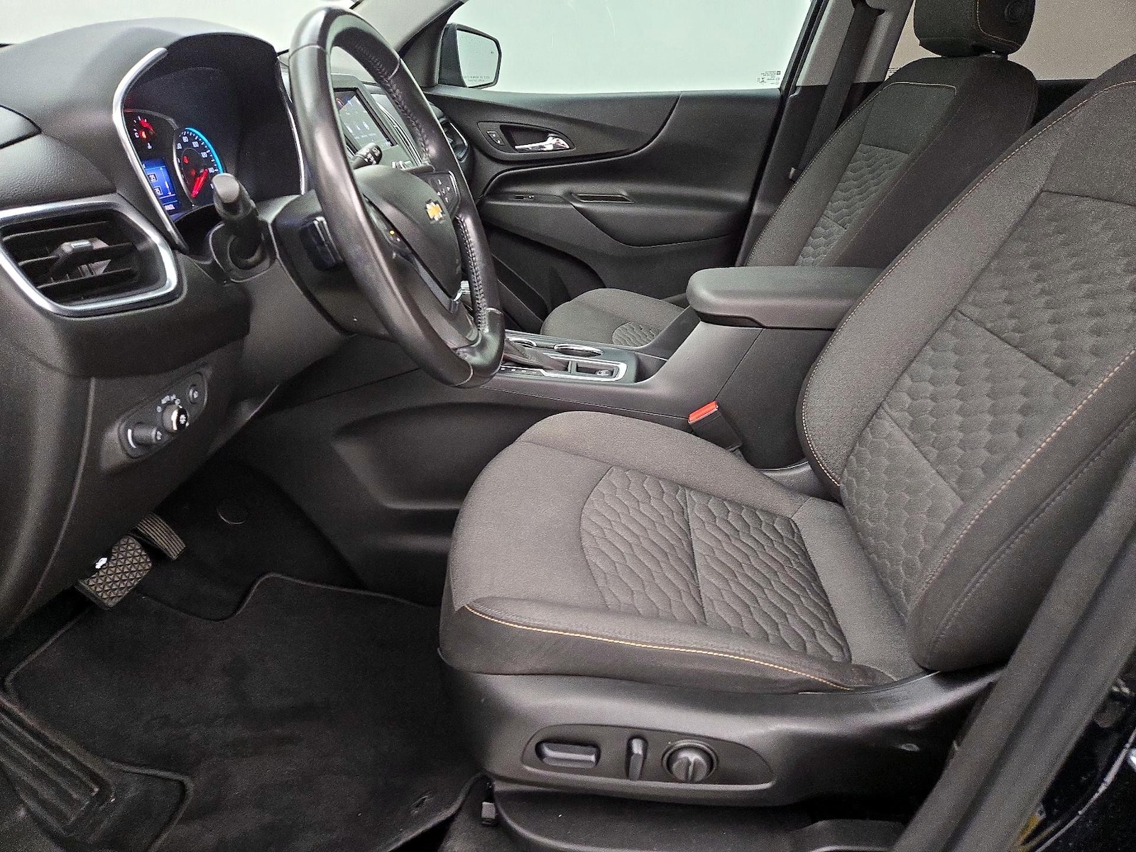 2020 Chevrolet Equinox LT - Photo 12