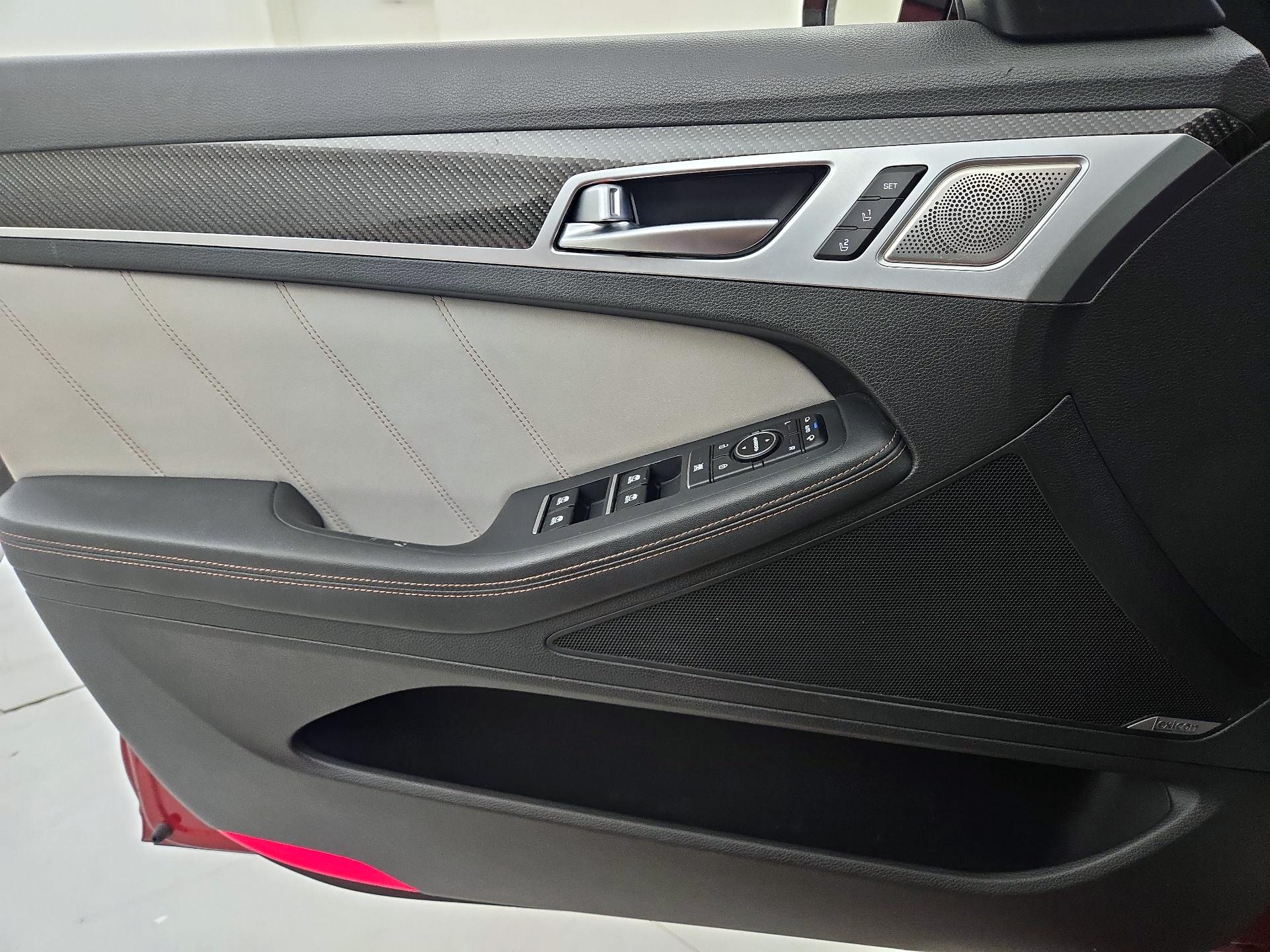 Thumbnail: 2019 Genesis G80 - 12