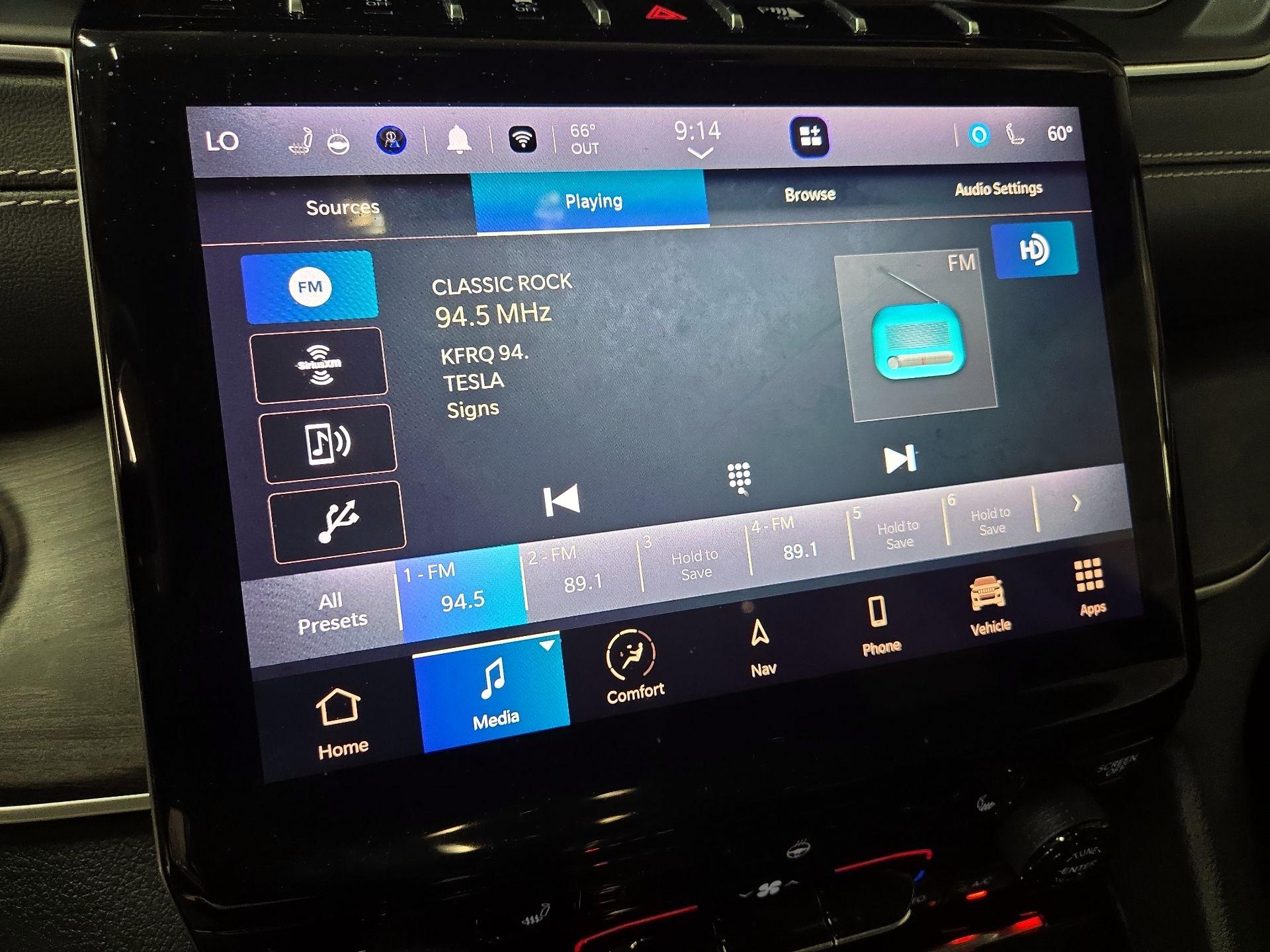 Thumbnail: 2023 Jeep Grand Cherokee - 16