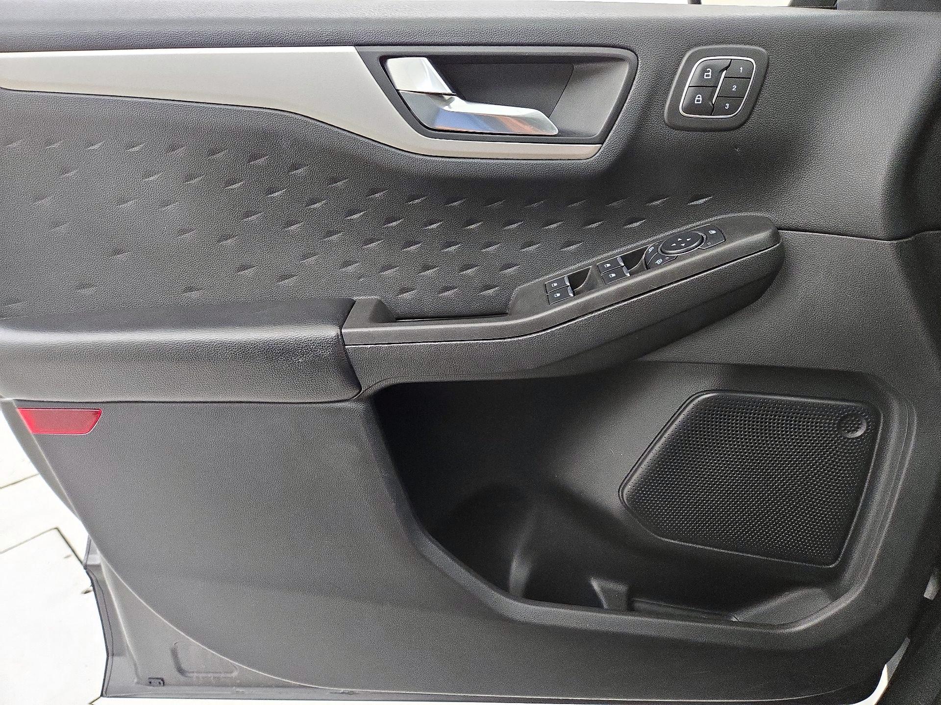 Thumbnail: 2020 Ford Escape - 12