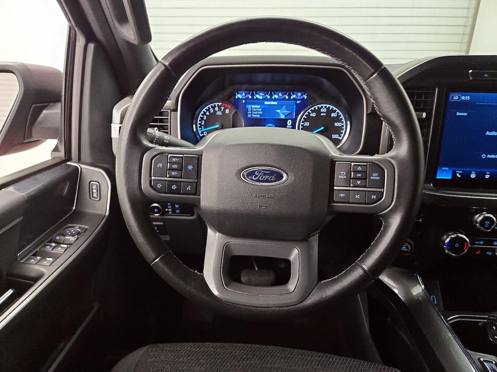 2023 Ford F-150 XLT - Photo 11