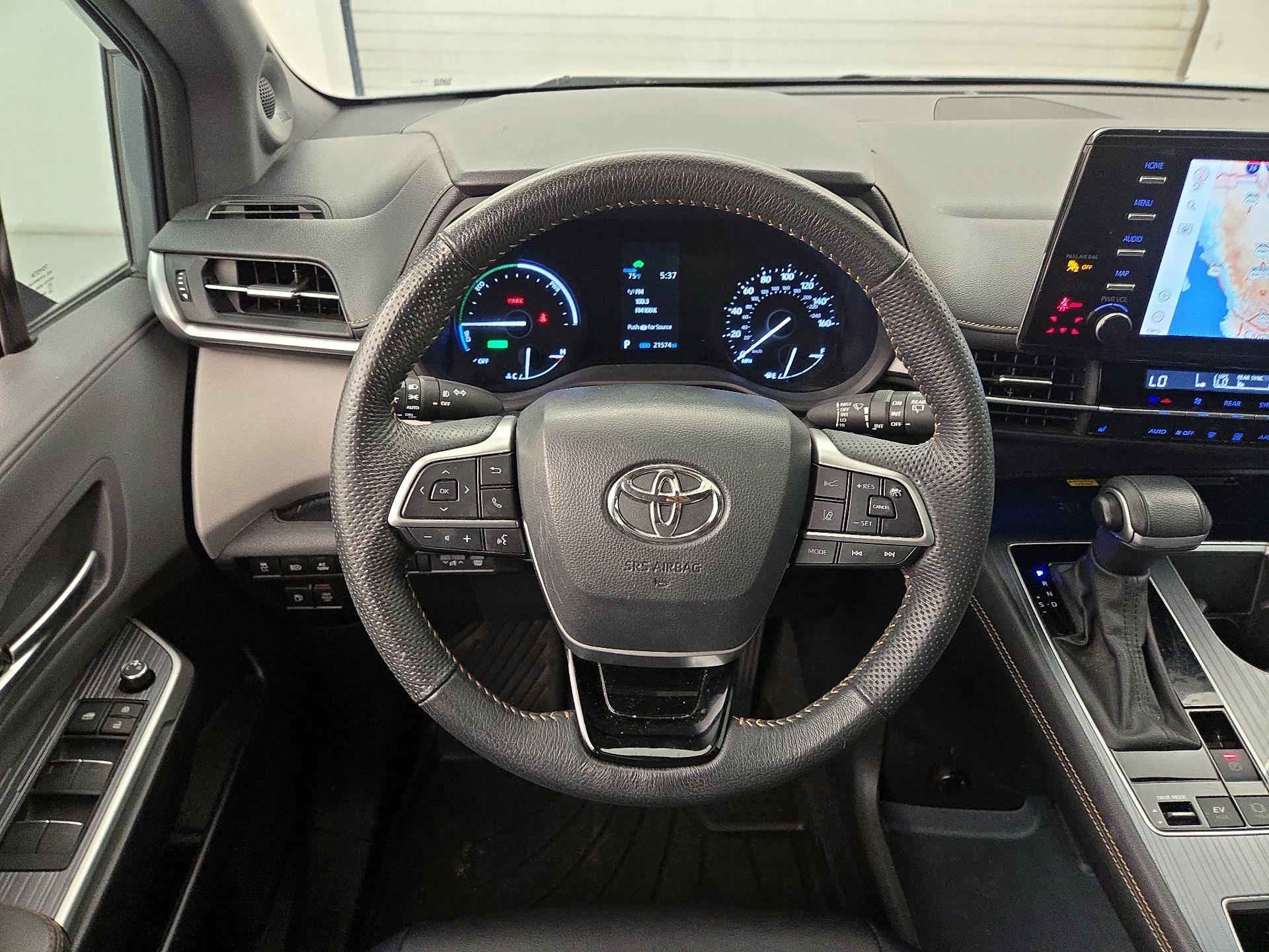 Thumbnail: 2023 Toyota Sienna - 10