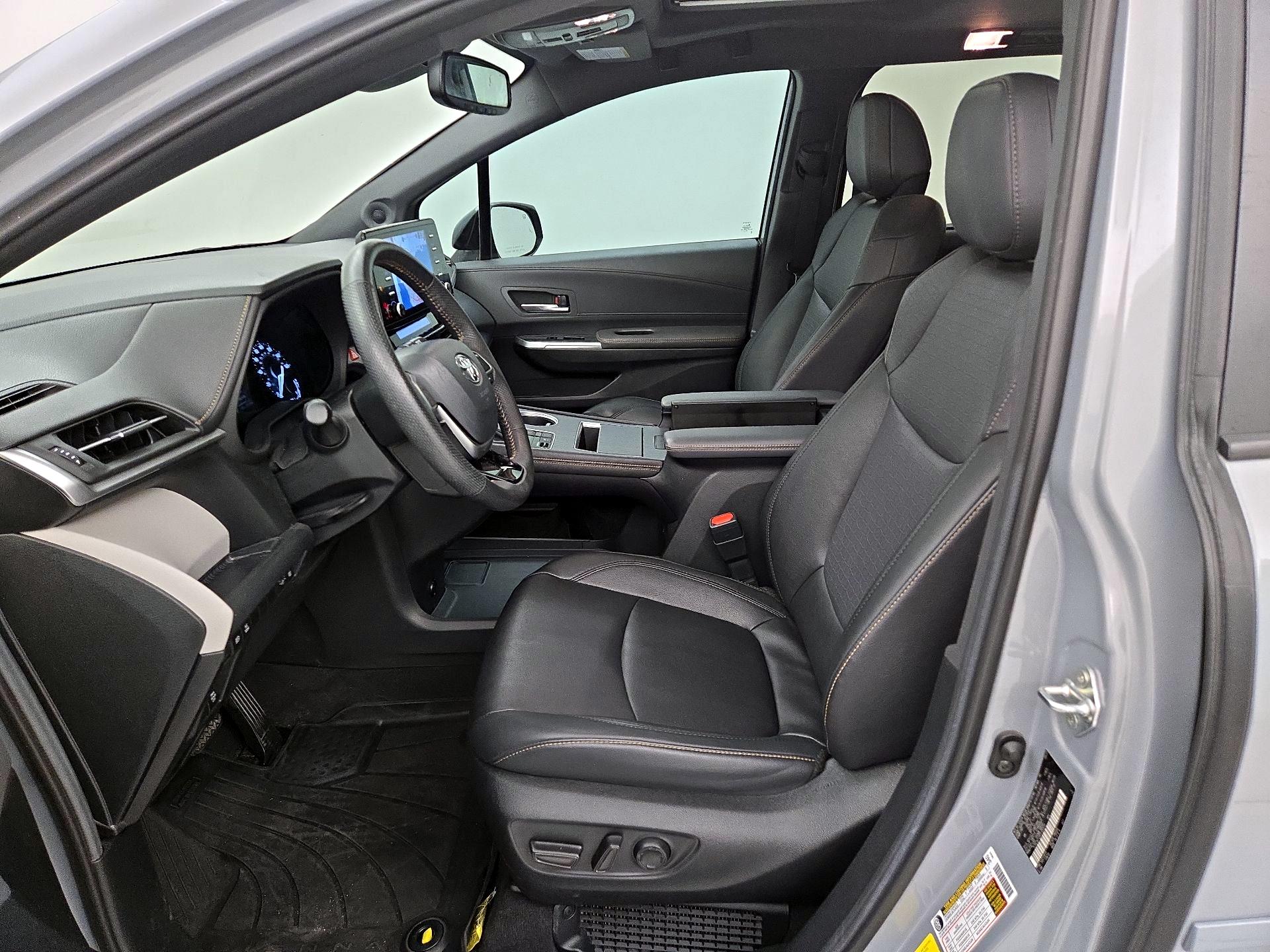 Thumbnail: 2023 Toyota Sienna - 11