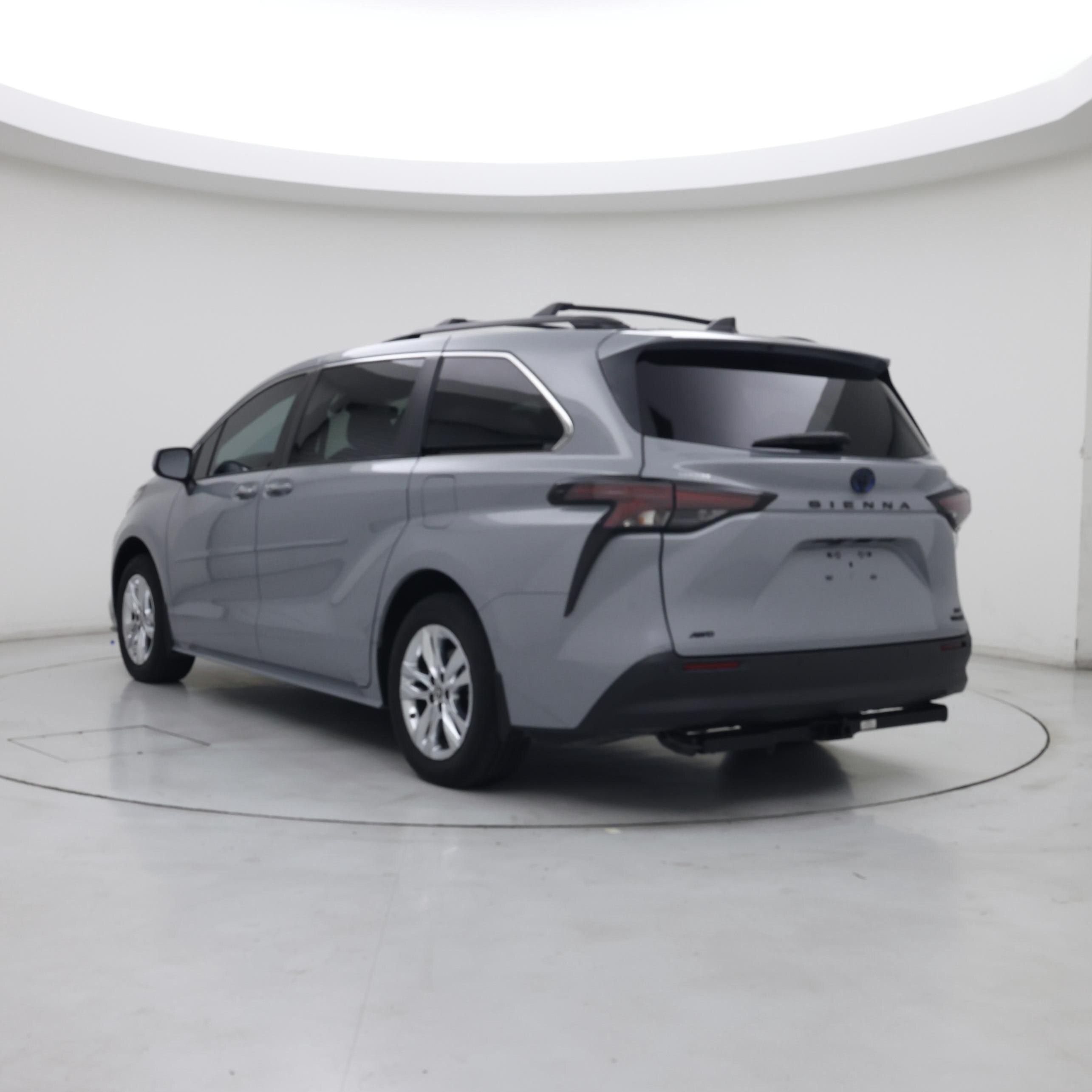 Thumbnail: 2023 Toyota Sienna - 2