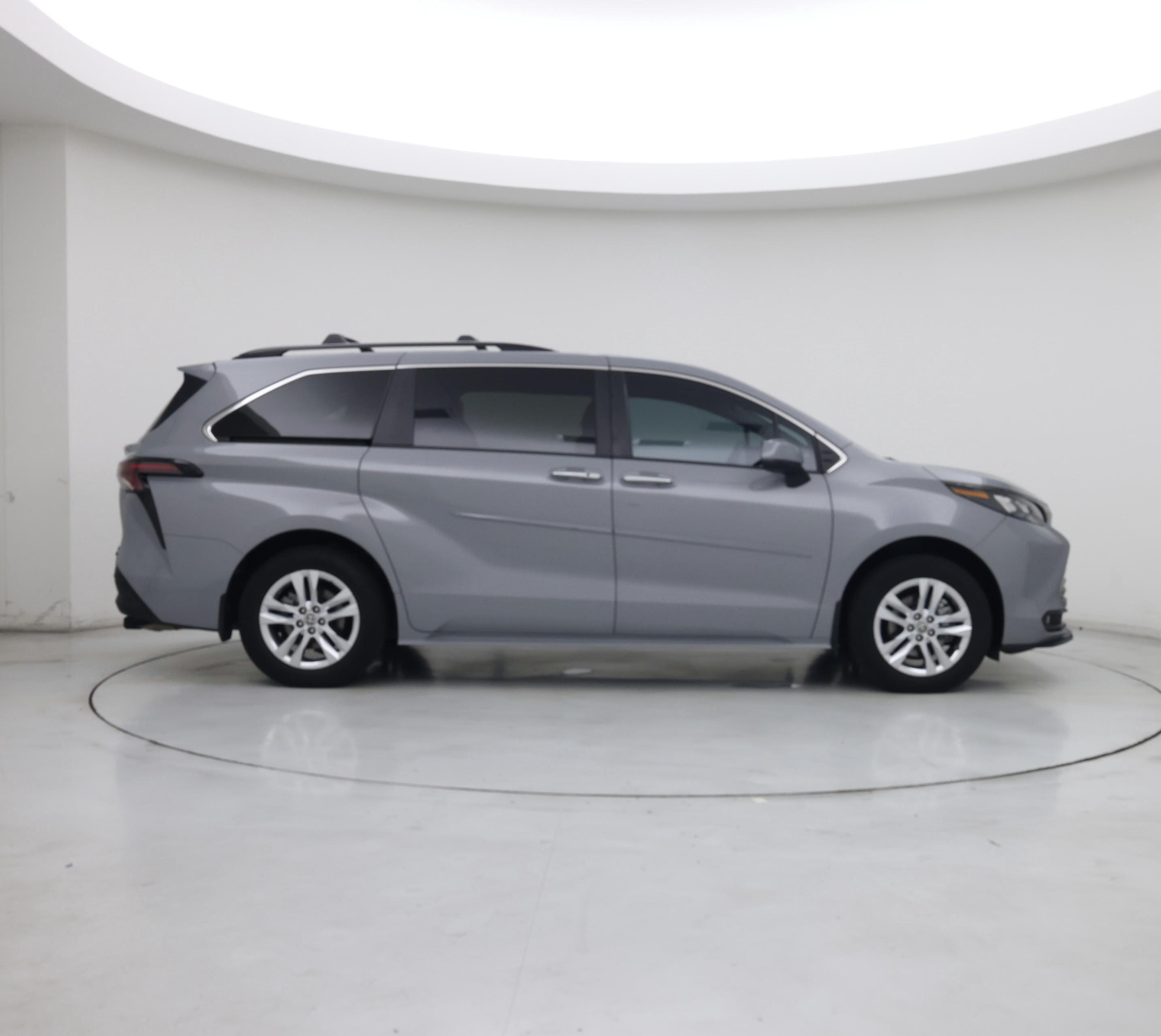 Thumbnail: 2023 Toyota Sienna - 7