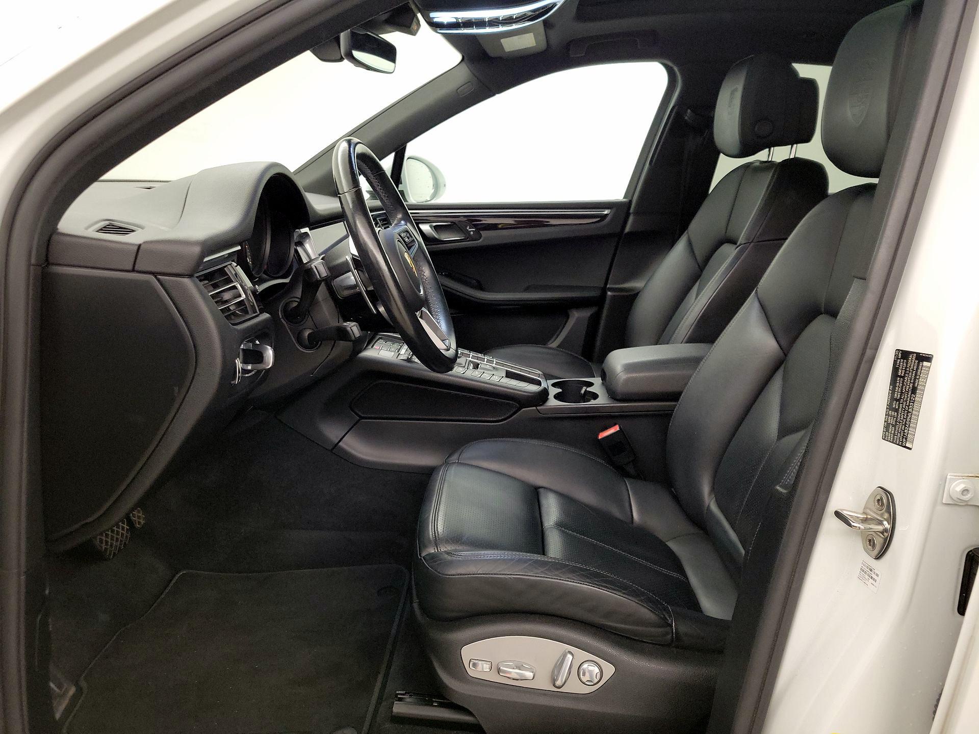 Thumbnail: 2021 Porsche Macan - 11