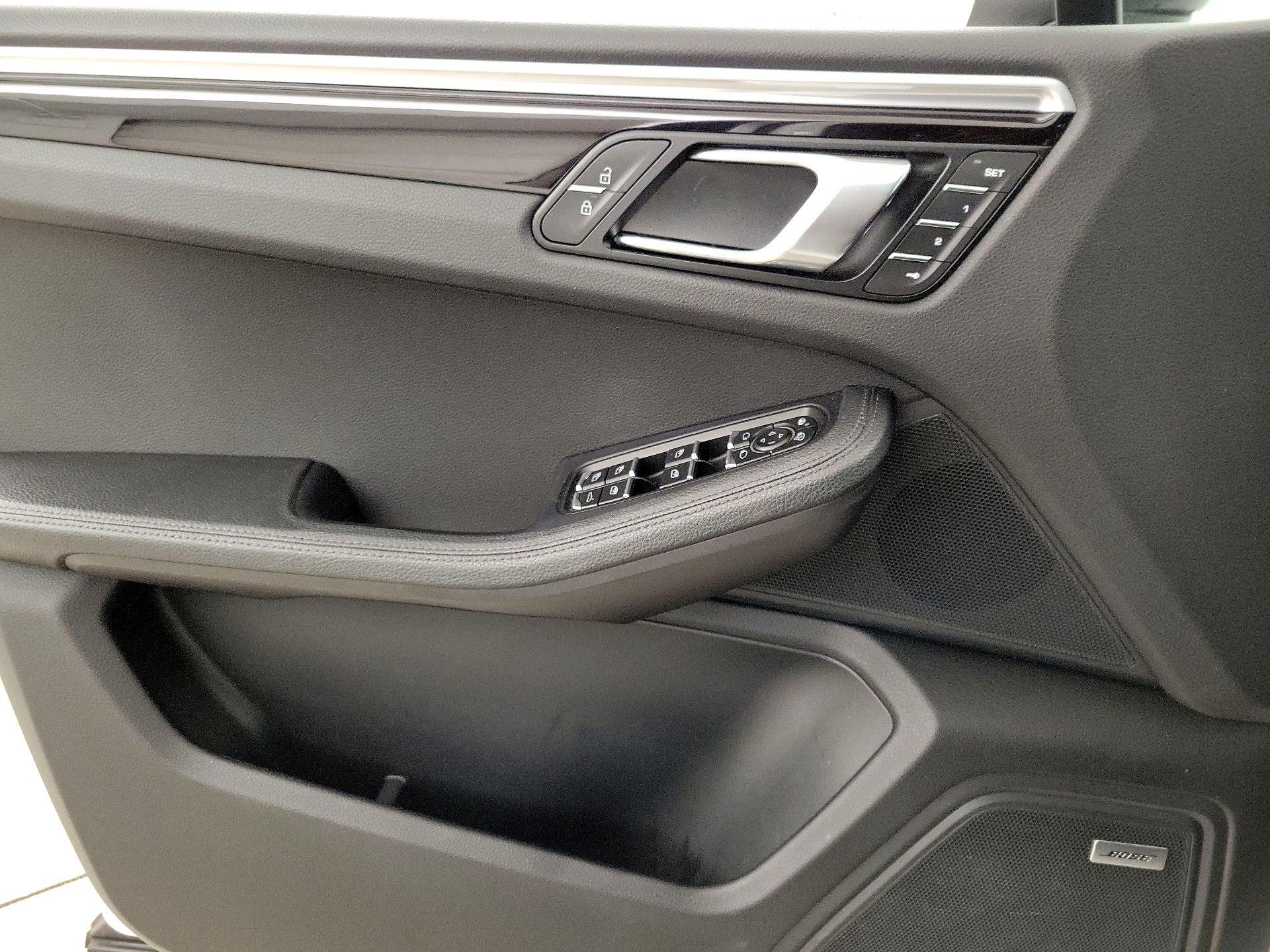 Thumbnail: 2021 Porsche Macan - 12