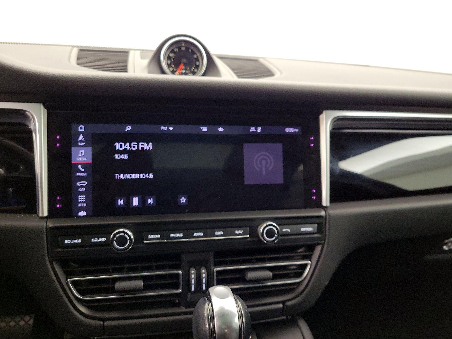 Thumbnail: 2021 Porsche Macan - 16