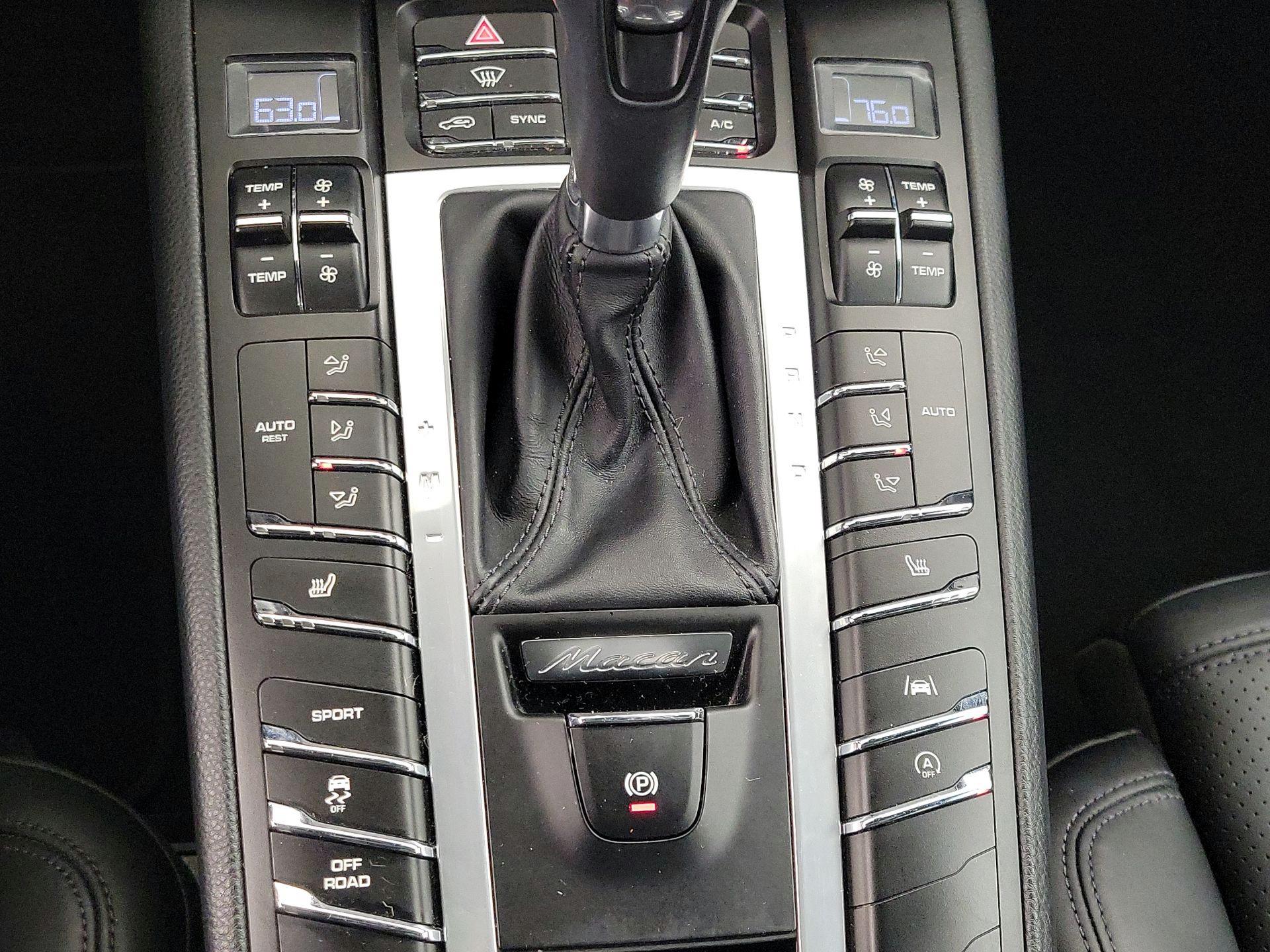 Thumbnail: 2021 Porsche Macan - 17