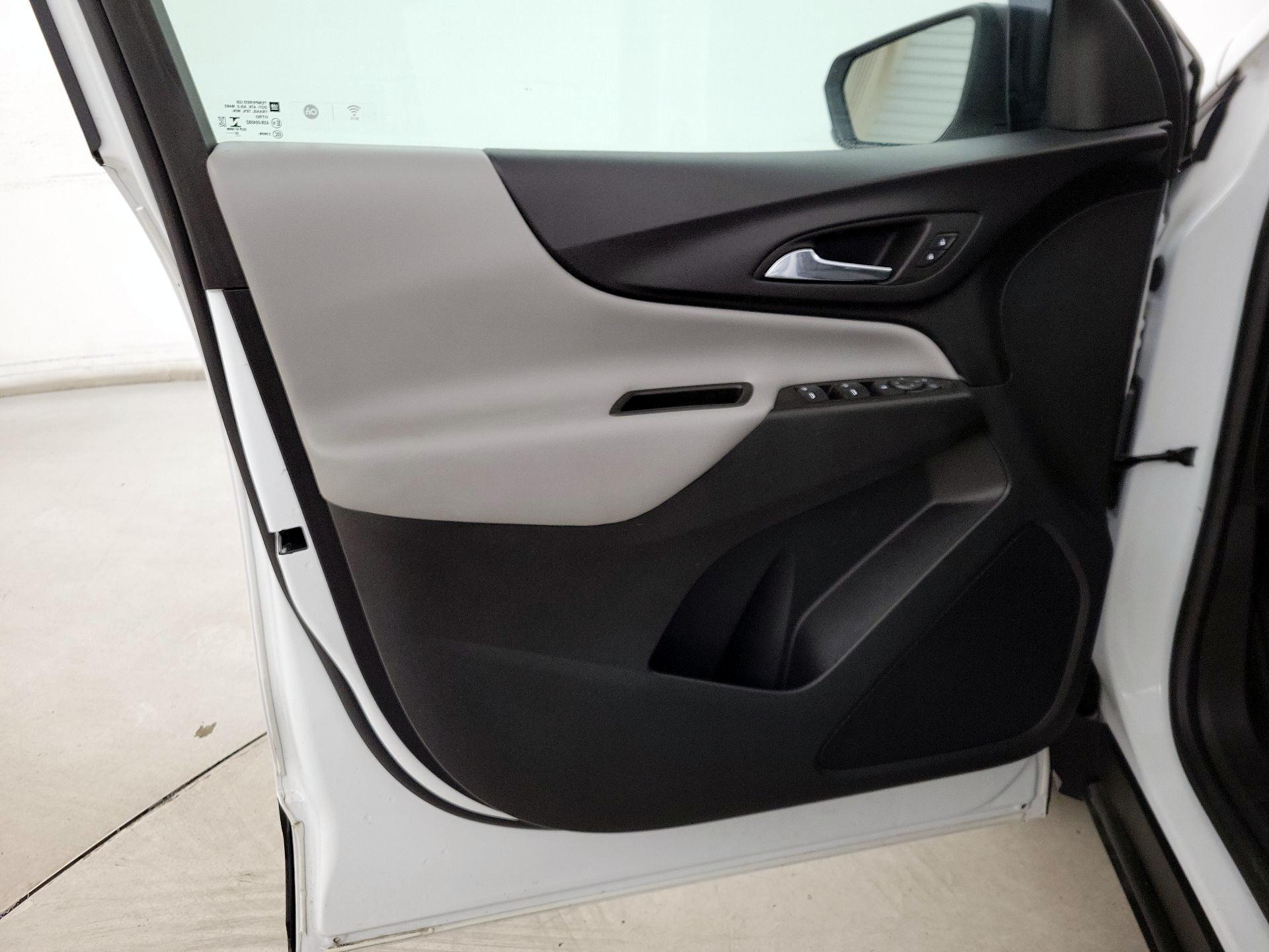 Thumbnail: 2022 Chevrolet Equinox - 12