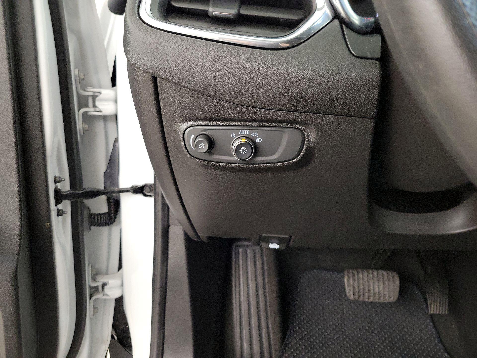 Thumbnail: 2022 Chevrolet Equinox - 13