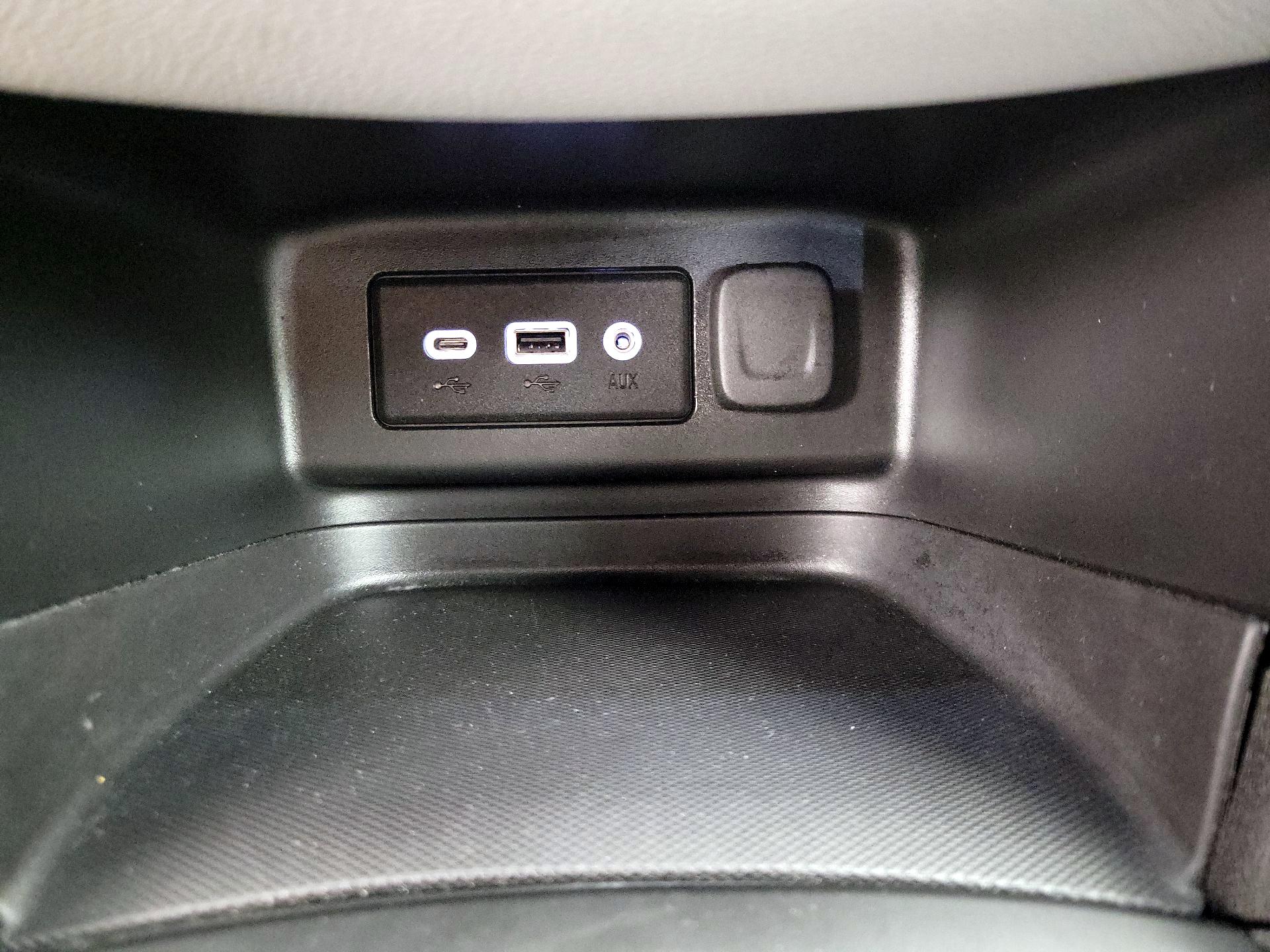 Thumbnail: 2022 Chevrolet Equinox - 18