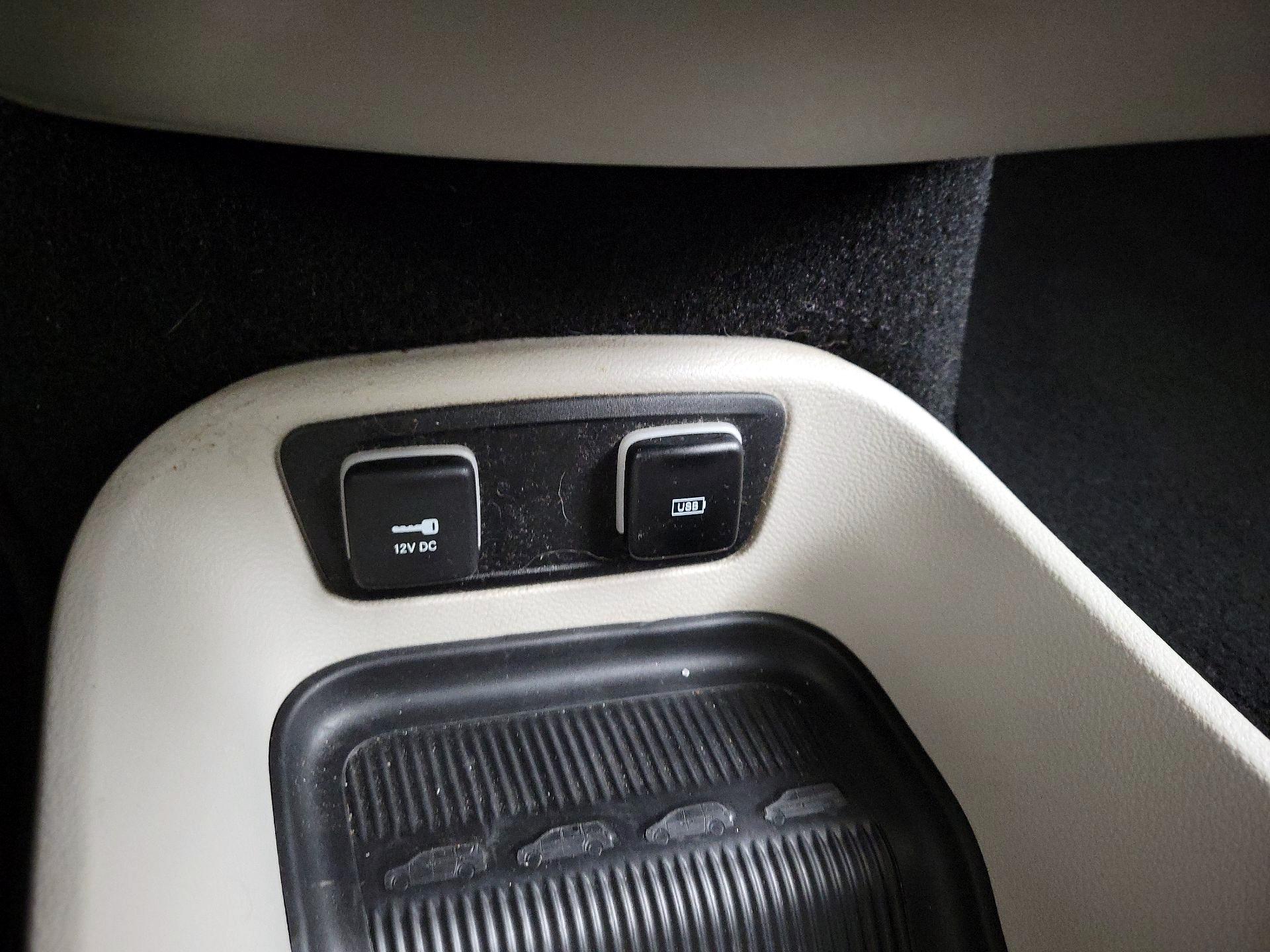 Thumbnail: 2019 Chrysler Pacifica - 18