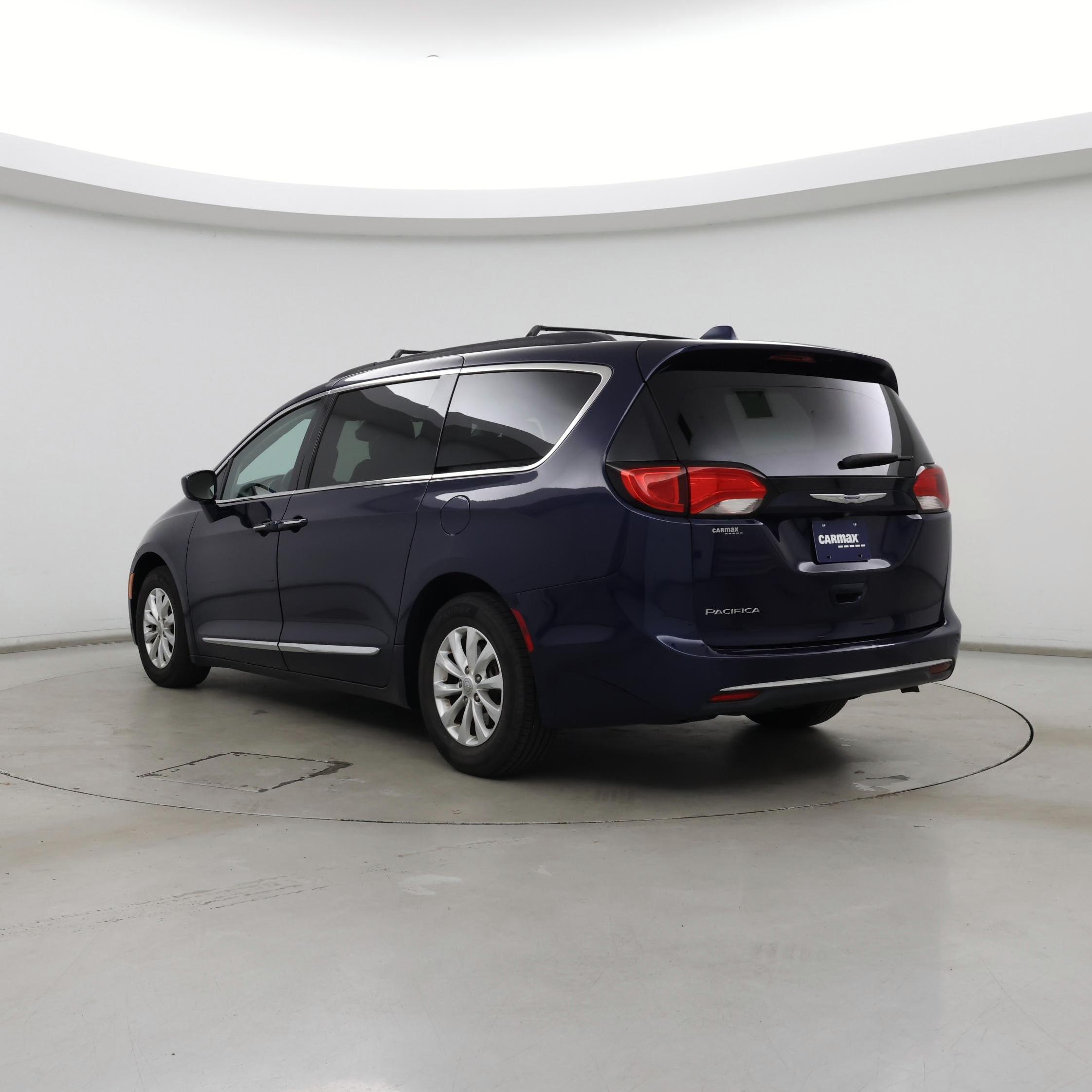 Thumbnail: 2019 Chrysler Pacifica - 2