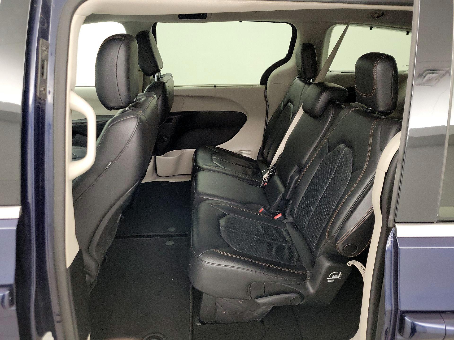 Thumbnail: 2019 Chrysler Pacifica - 19