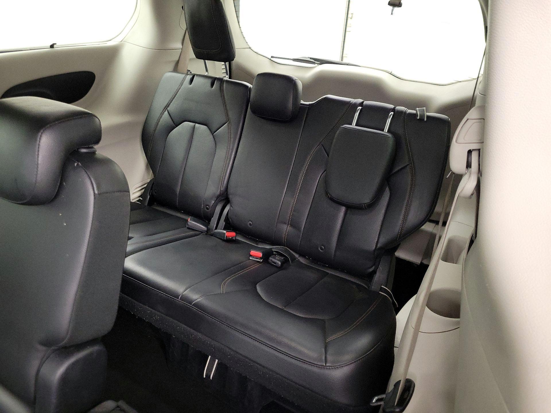 Thumbnail: 2019 Chrysler Pacifica - 20