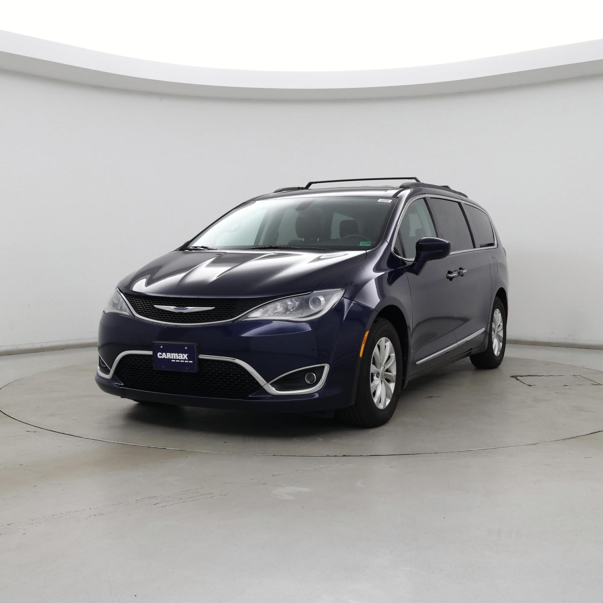 Thumbnail: 2019 Chrysler Pacifica - 4