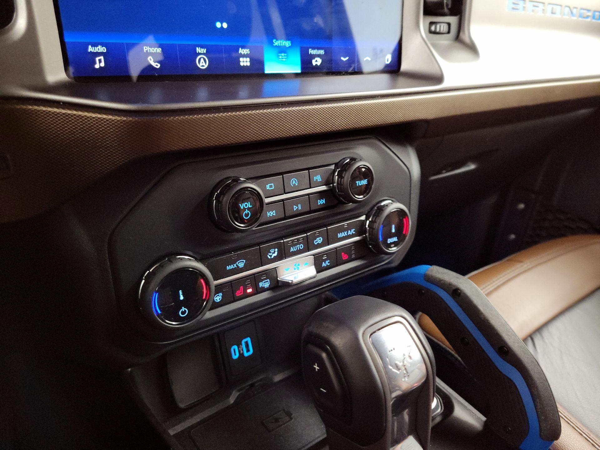 Thumbnail: 2022 Ford Bronco - 17