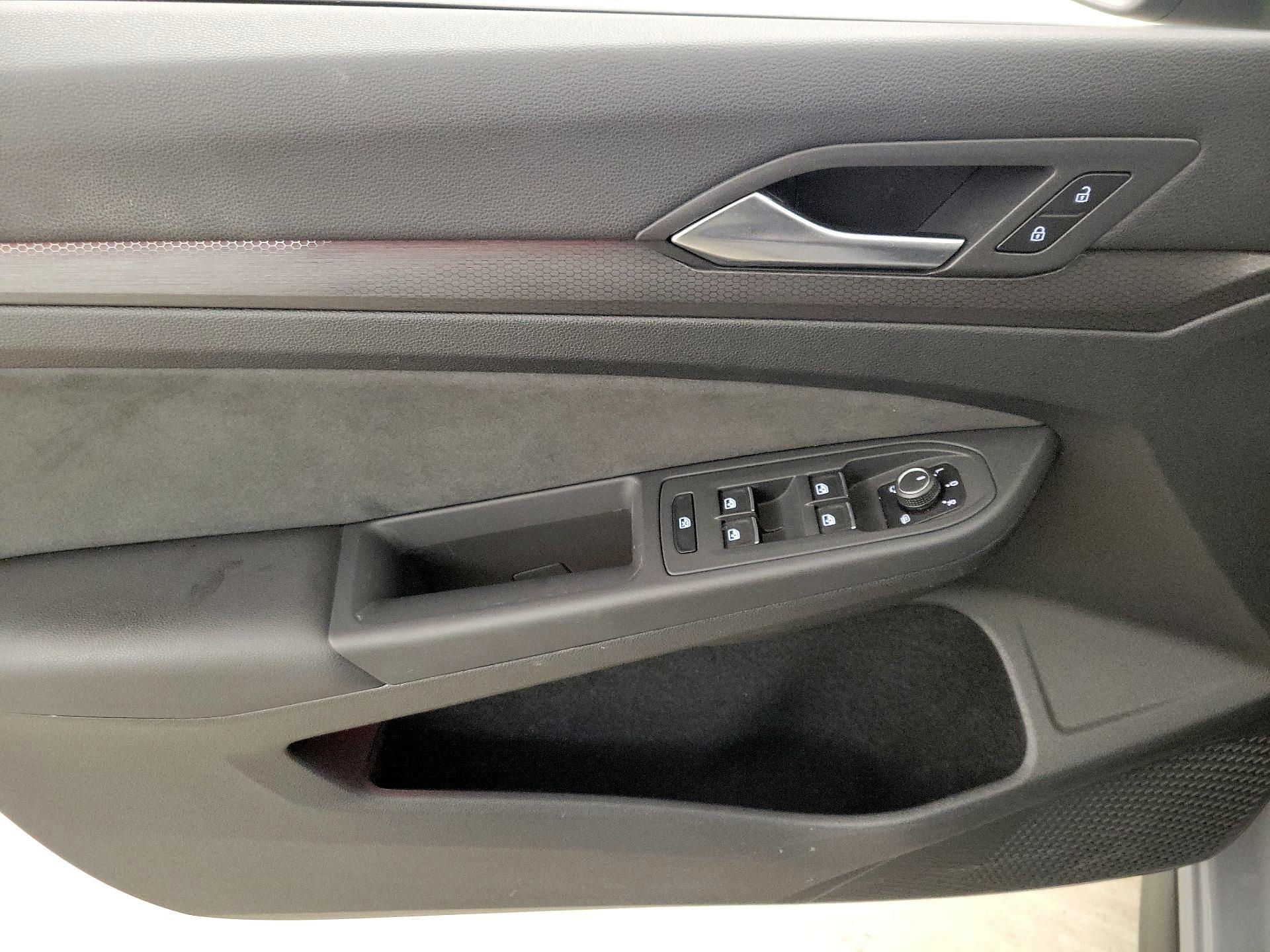 Thumbnail: 2024 Volkswagen Golf - 12