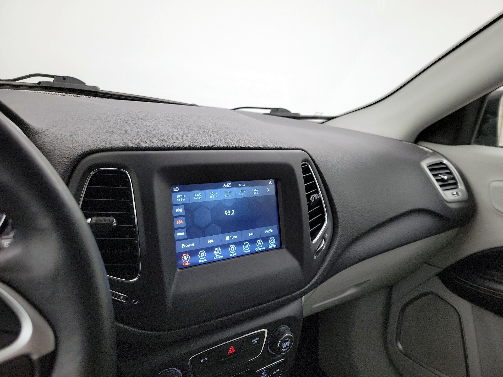 Thumbnail: 2018 Jeep Compass - 16