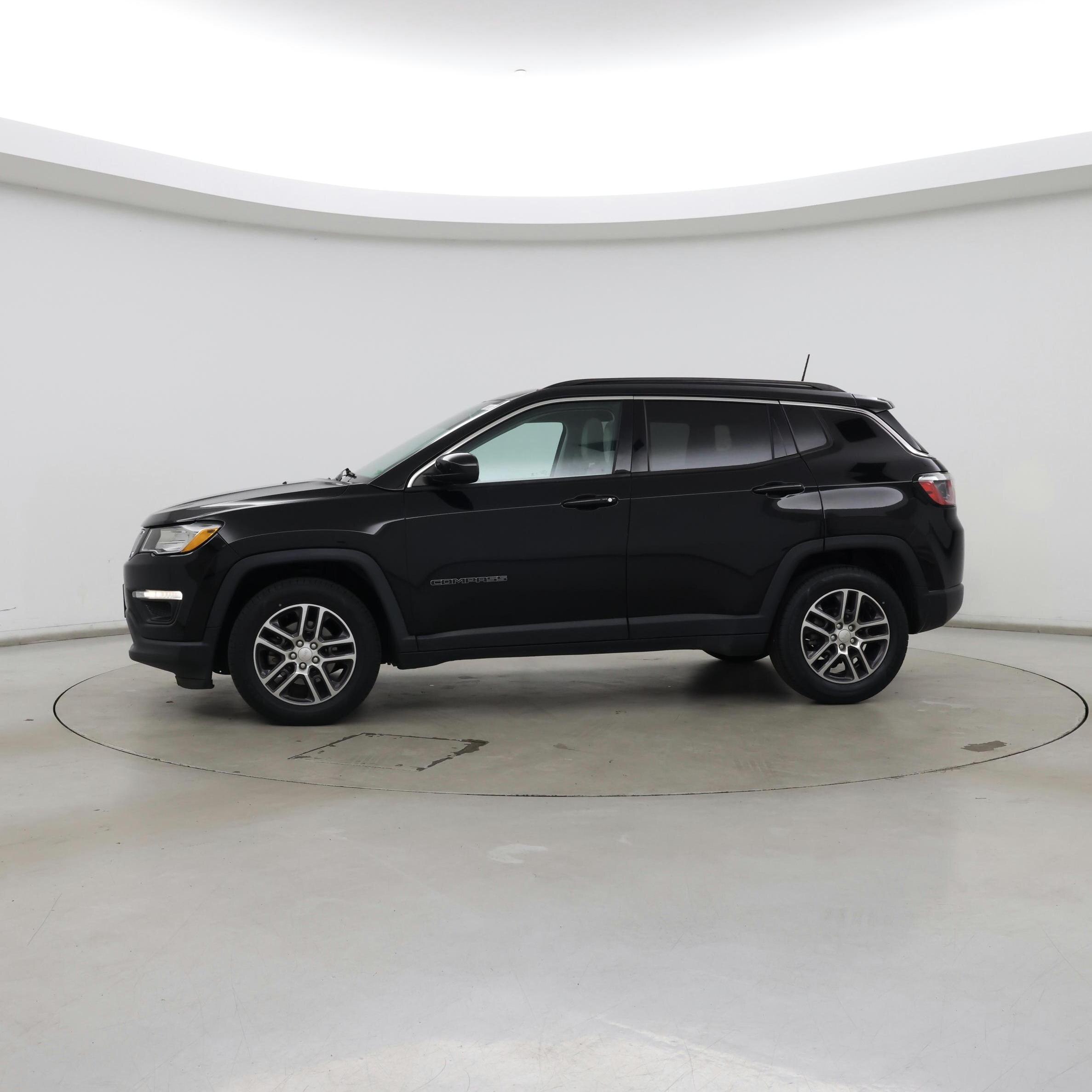 Thumbnail: 2018 Jeep Compass - 3