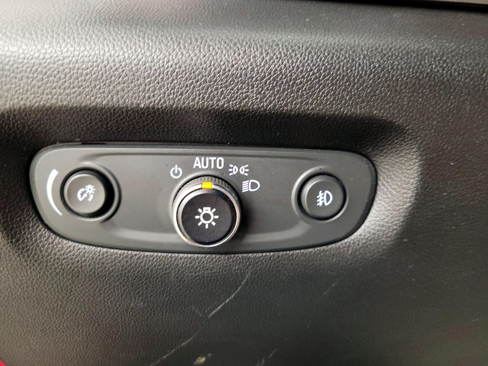 Thumbnail: 2019 Chevrolet Traverse - 13