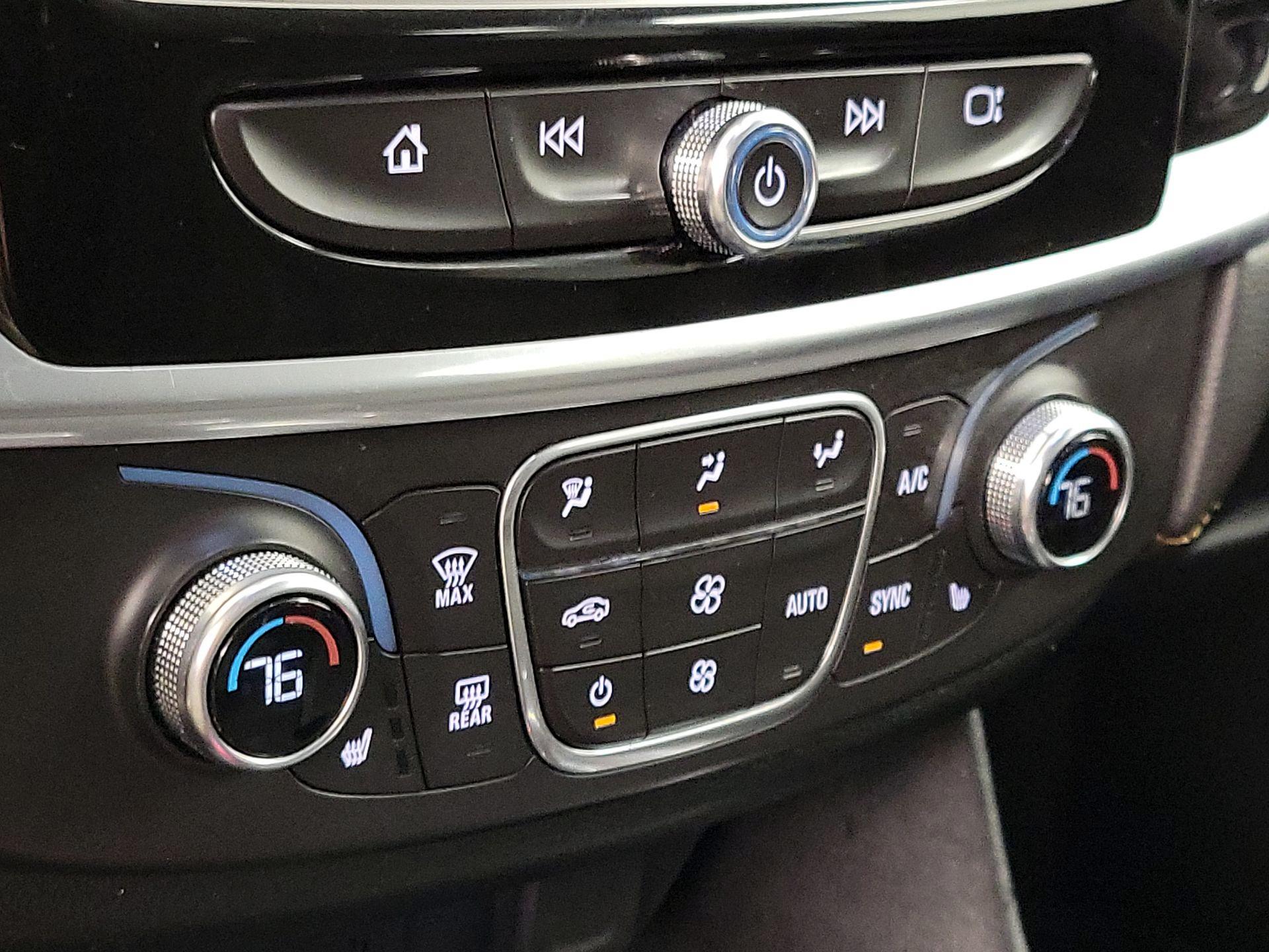 Thumbnail: 2019 Chevrolet Traverse - 16