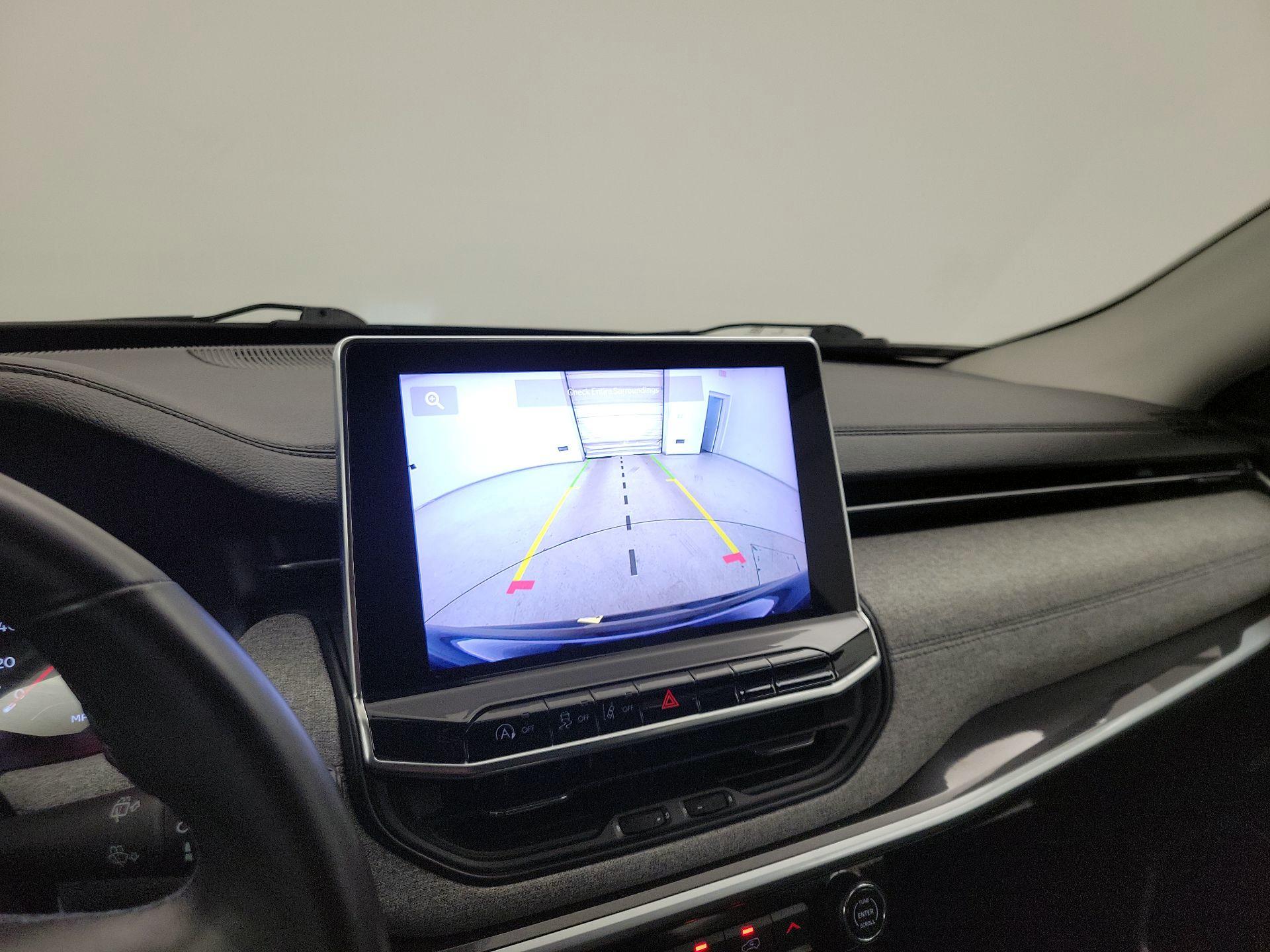 Thumbnail: 2022 Jeep Compass - 14