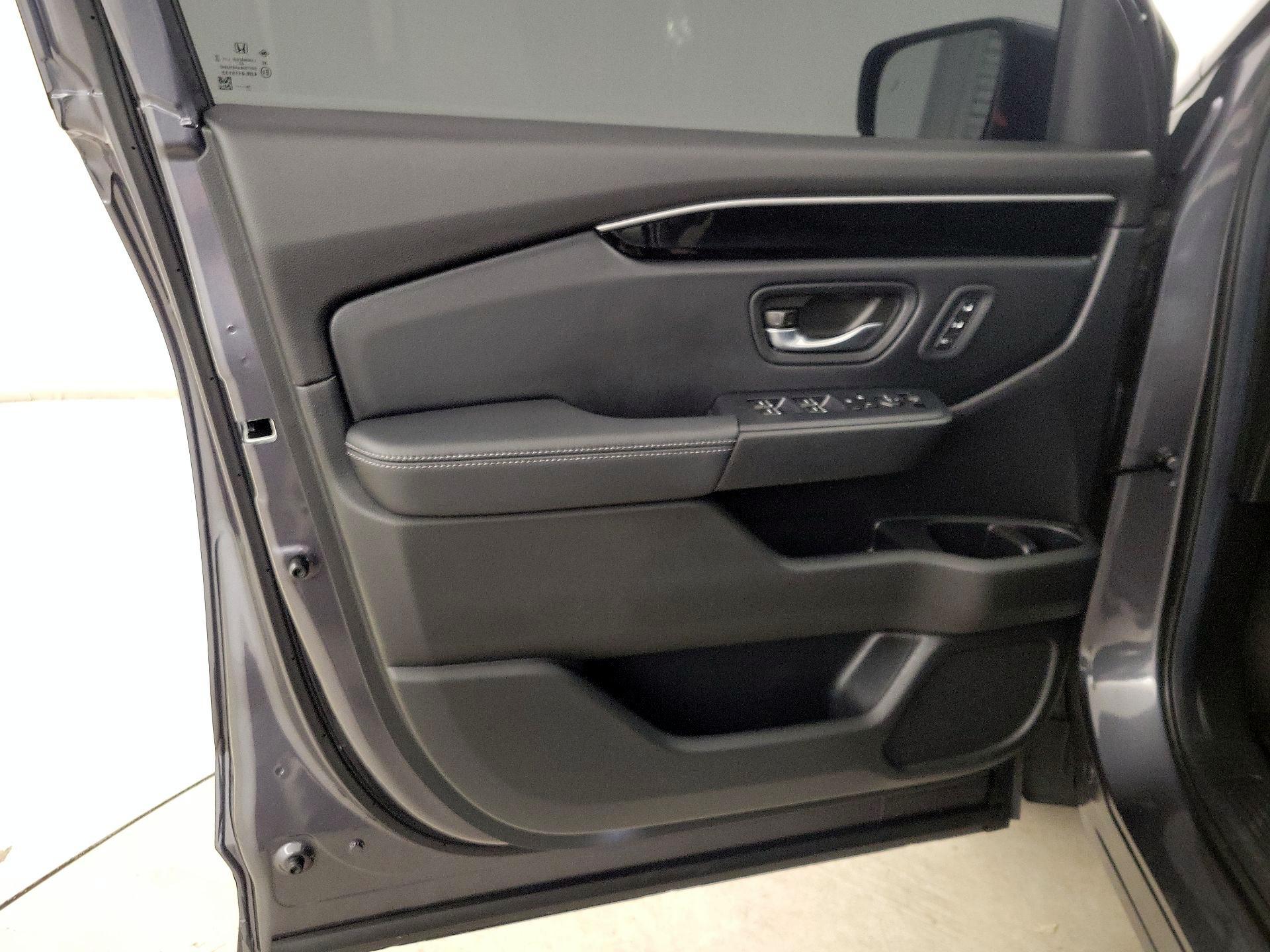 Thumbnail: 2025 Honda Pilot - 12