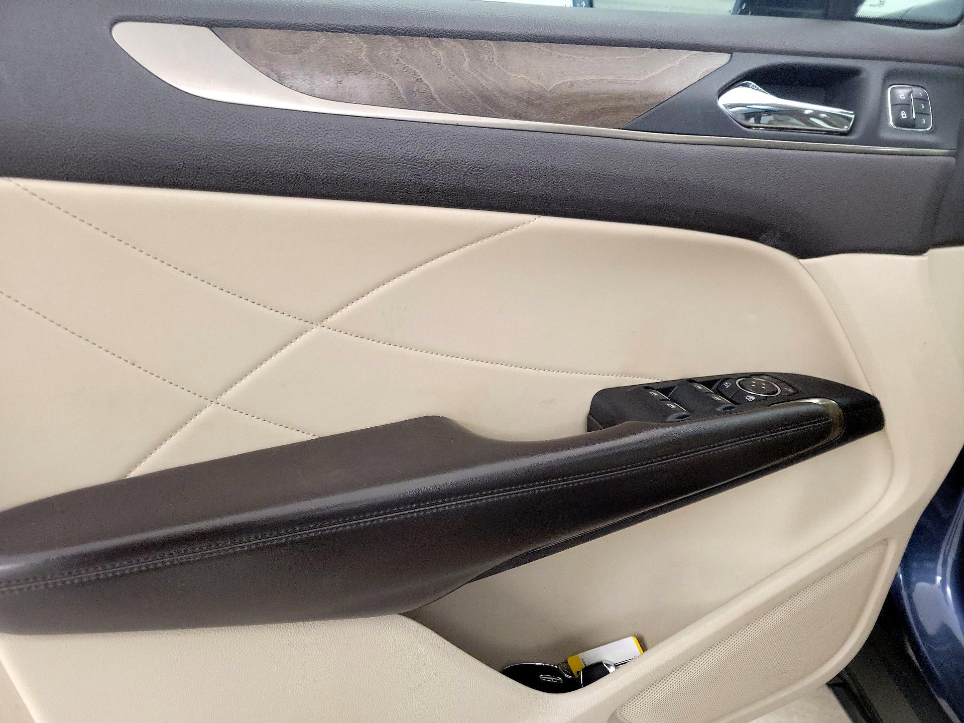 Thumbnail: 2018 Lincoln MKC - 12