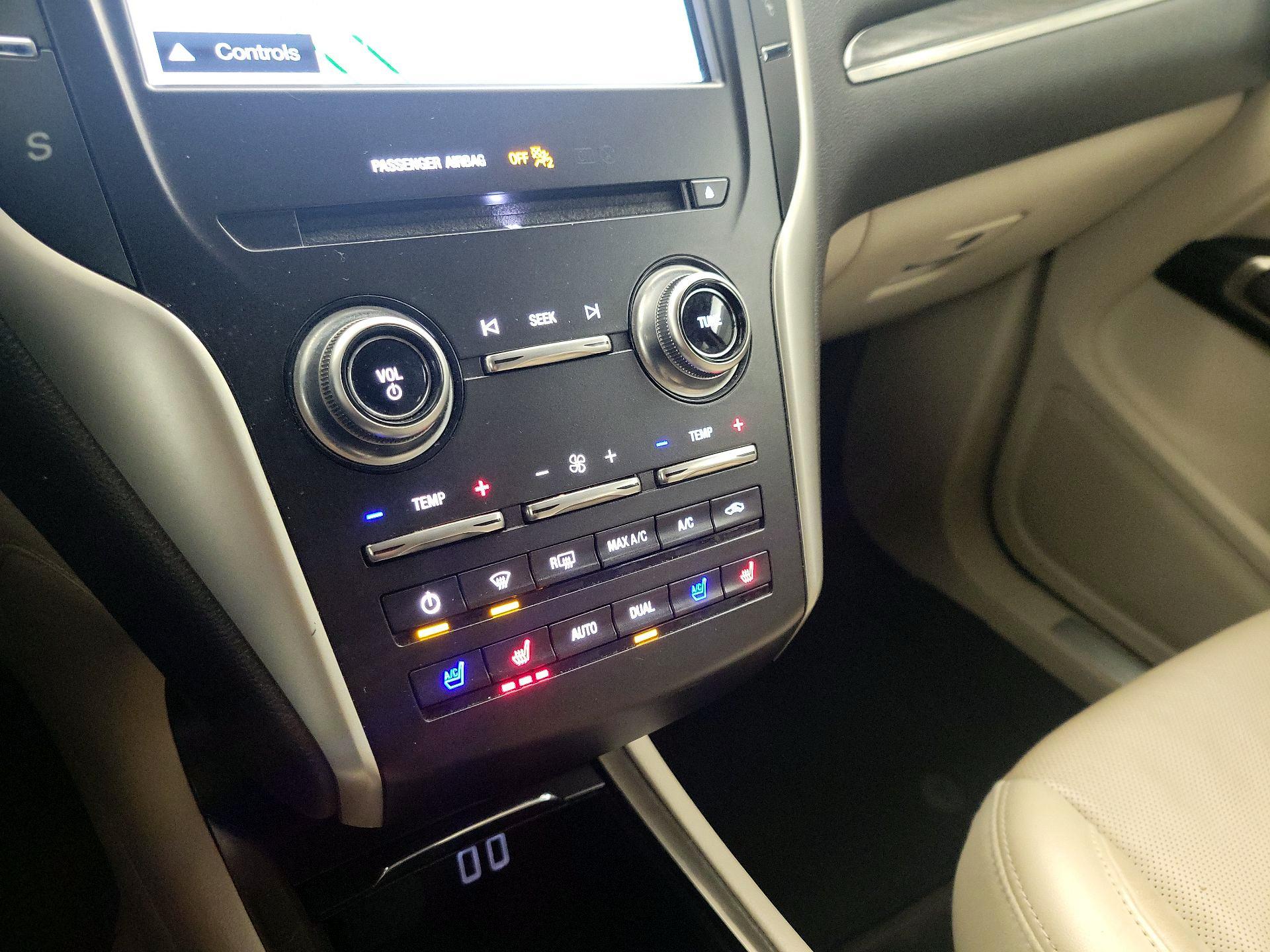 Thumbnail: 2018 Lincoln MKC - 17