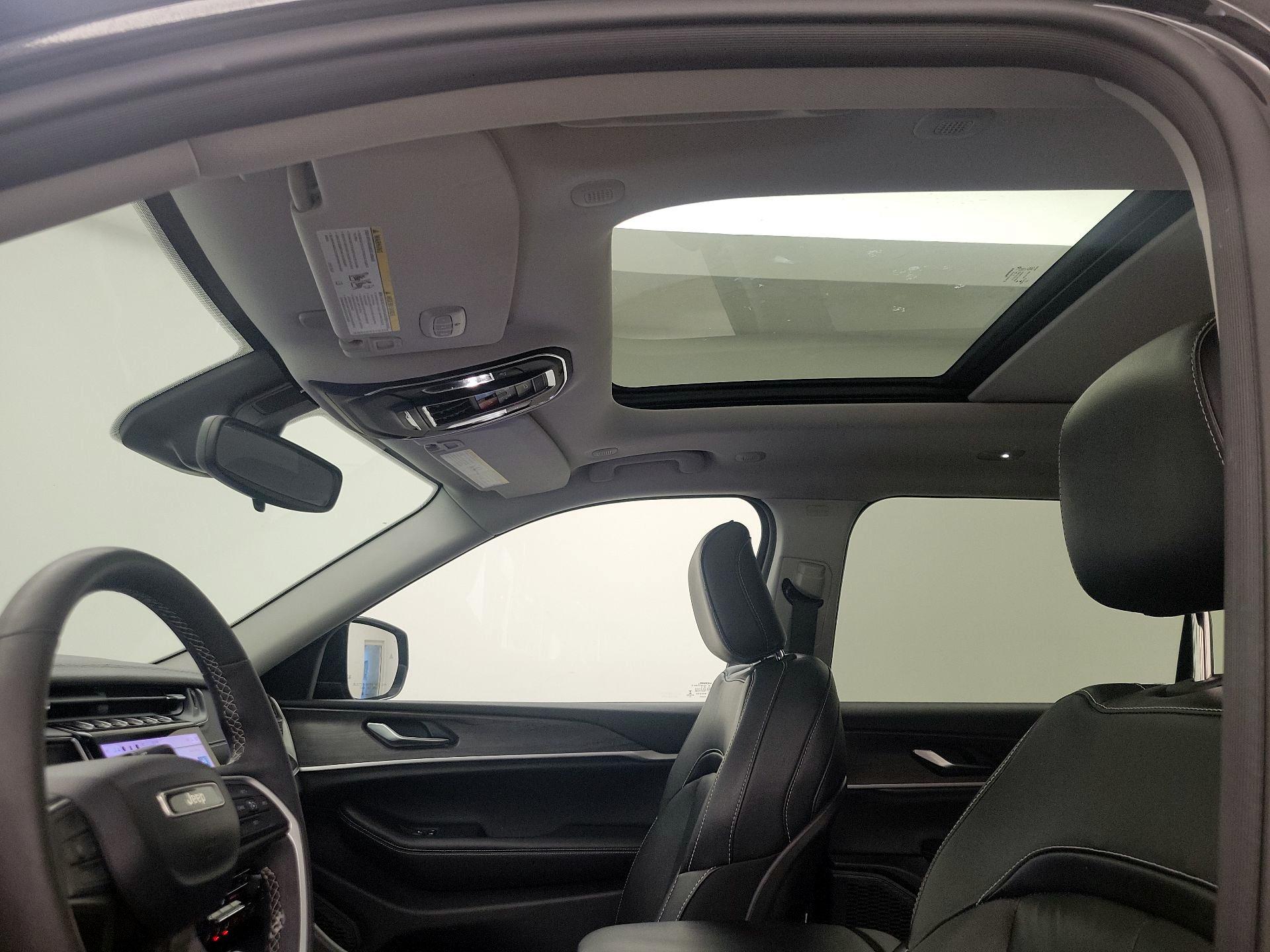 Thumbnail: 2023 Jeep Grand Cherokee L - 20