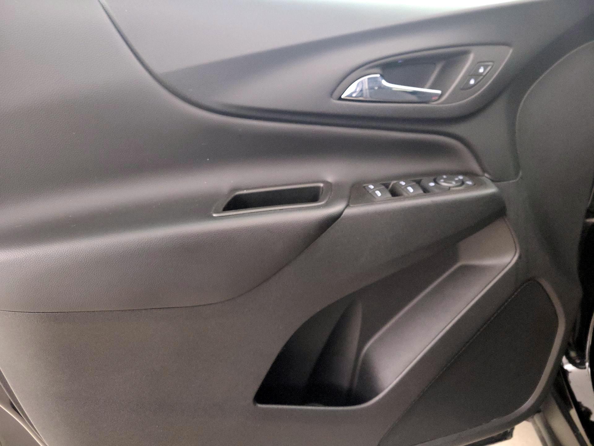 Thumbnail: 2022 Chevrolet Equinox - 12