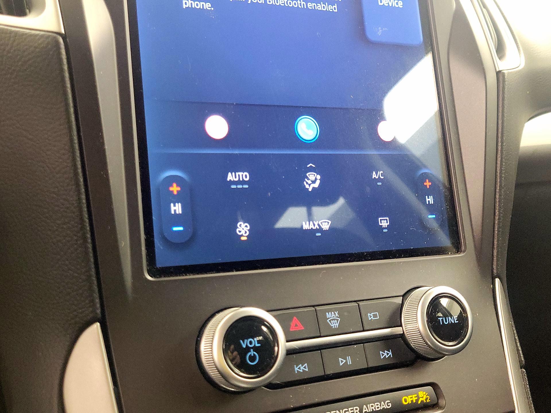 Thumbnail: 2021 Ford Edge - 16