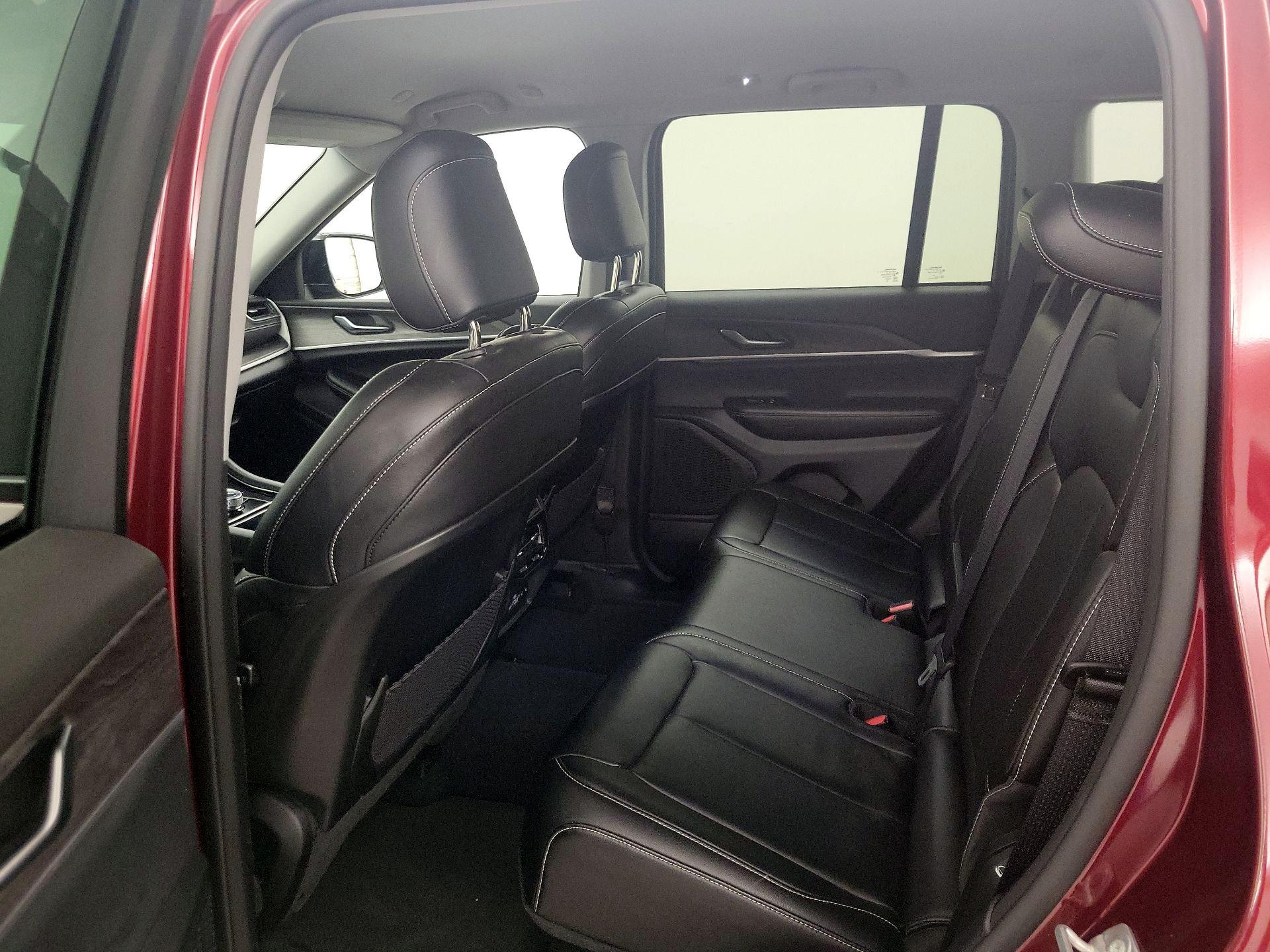 Thumbnail: 2023 Jeep Grand Cherokee - 20